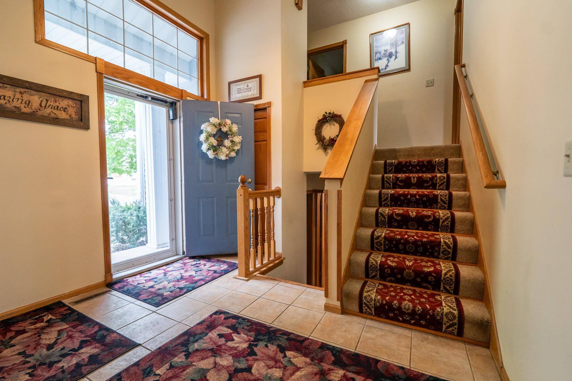 15945 Gallant CT, Apple Valley, MN 55124