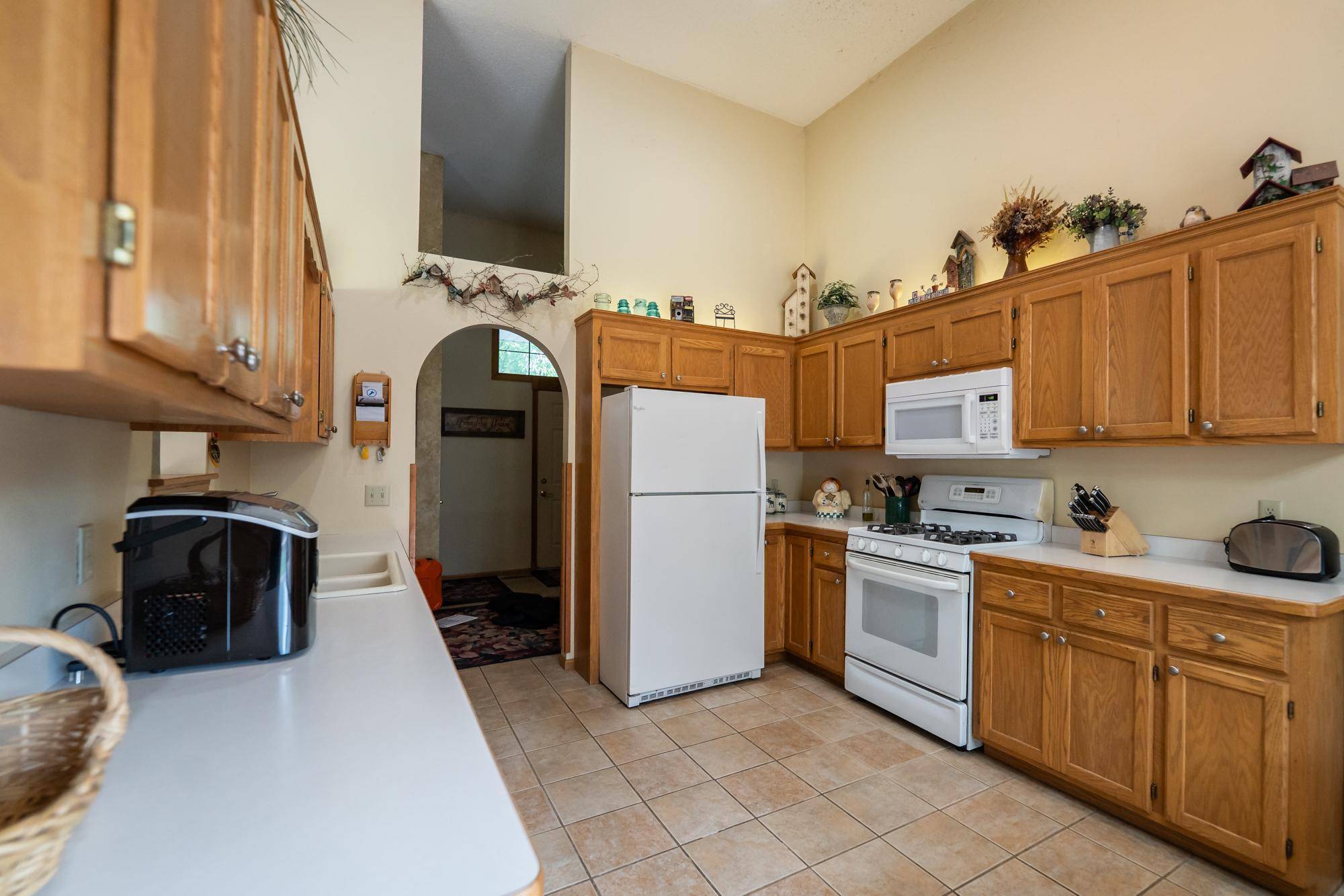 15945 Gallant CT, Apple Valley, MN 55124