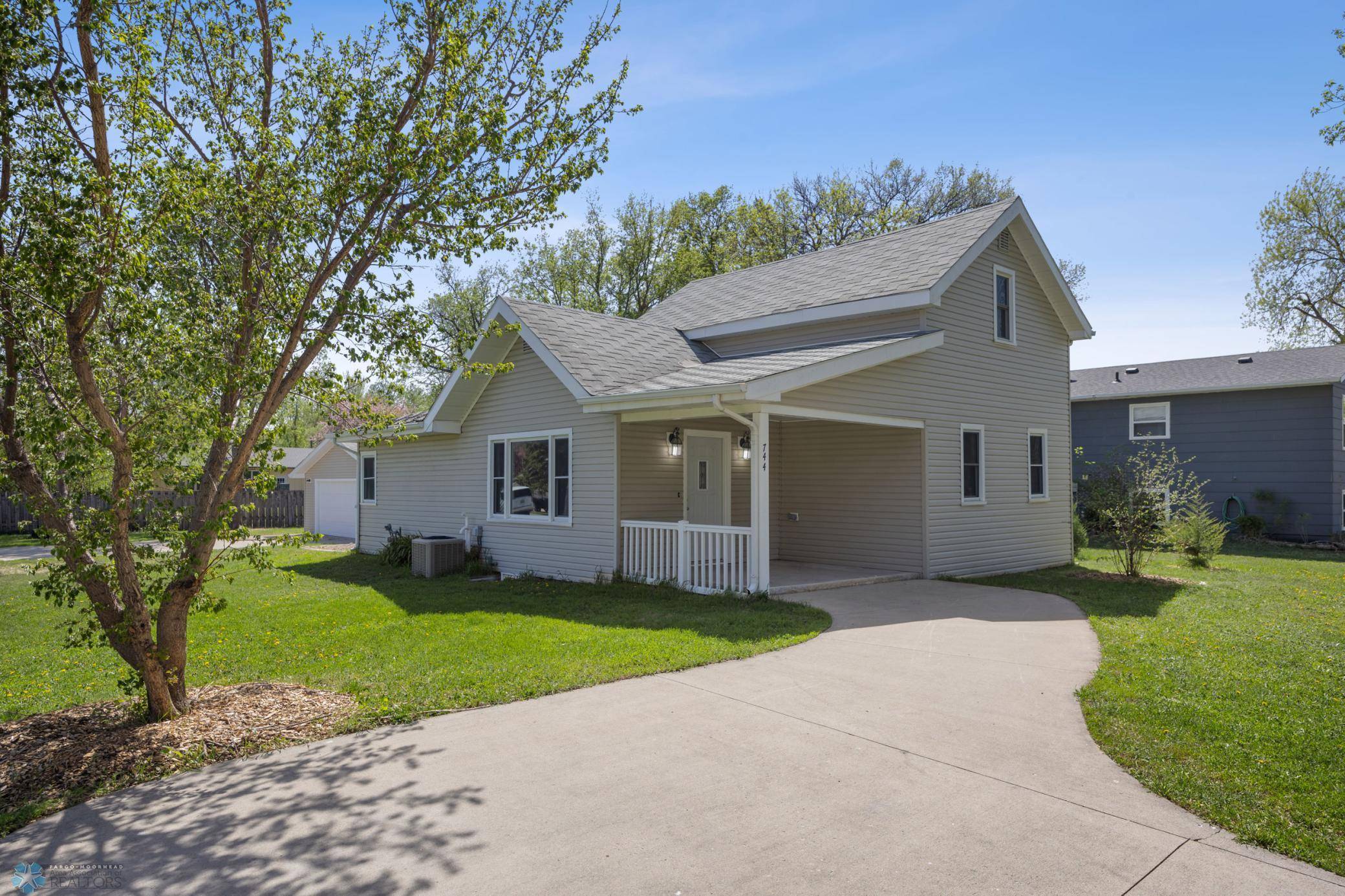 744 4th ST S, Casselton, ND 58012