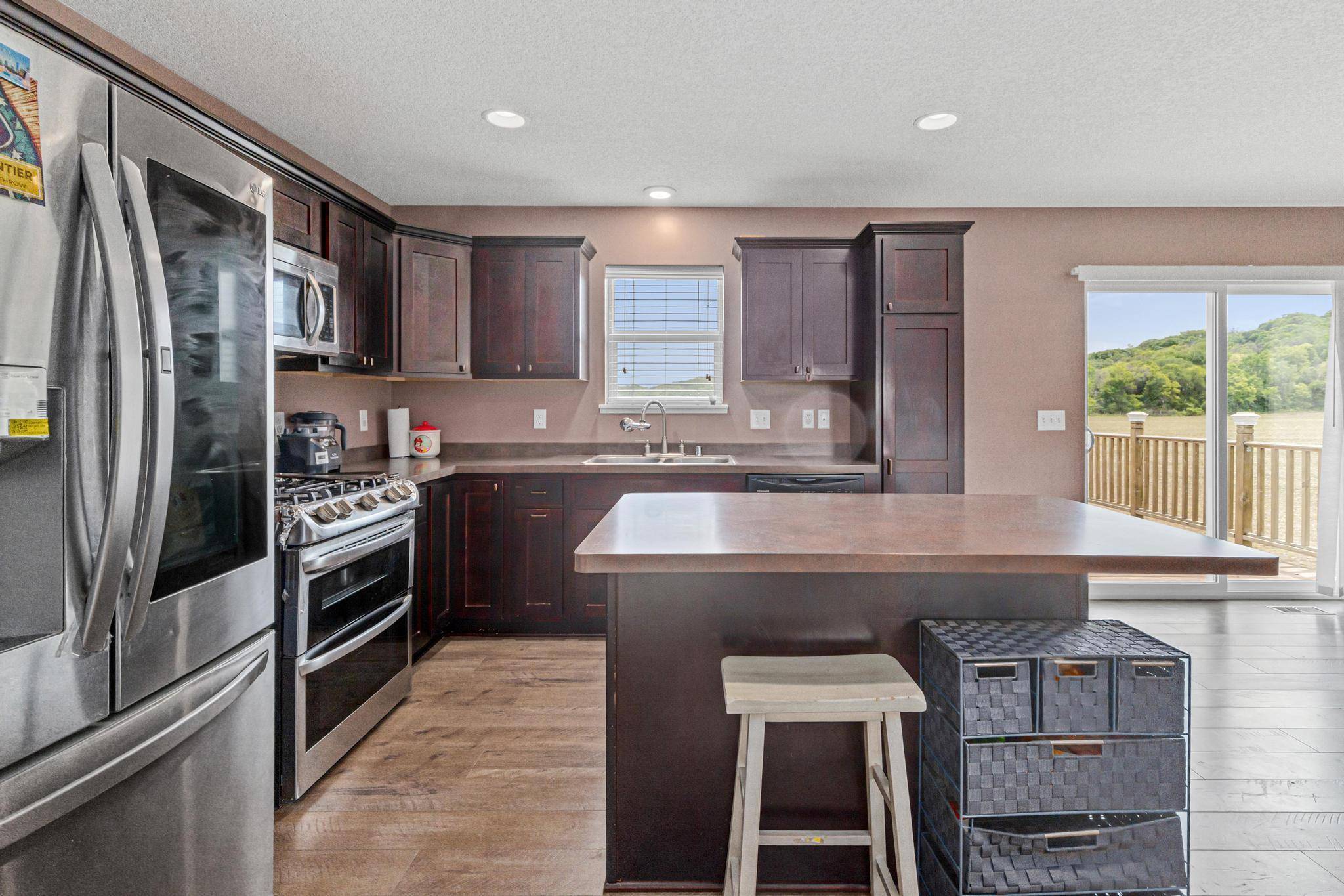 613 Farmers PL, Belle Plaine, MN 56011
