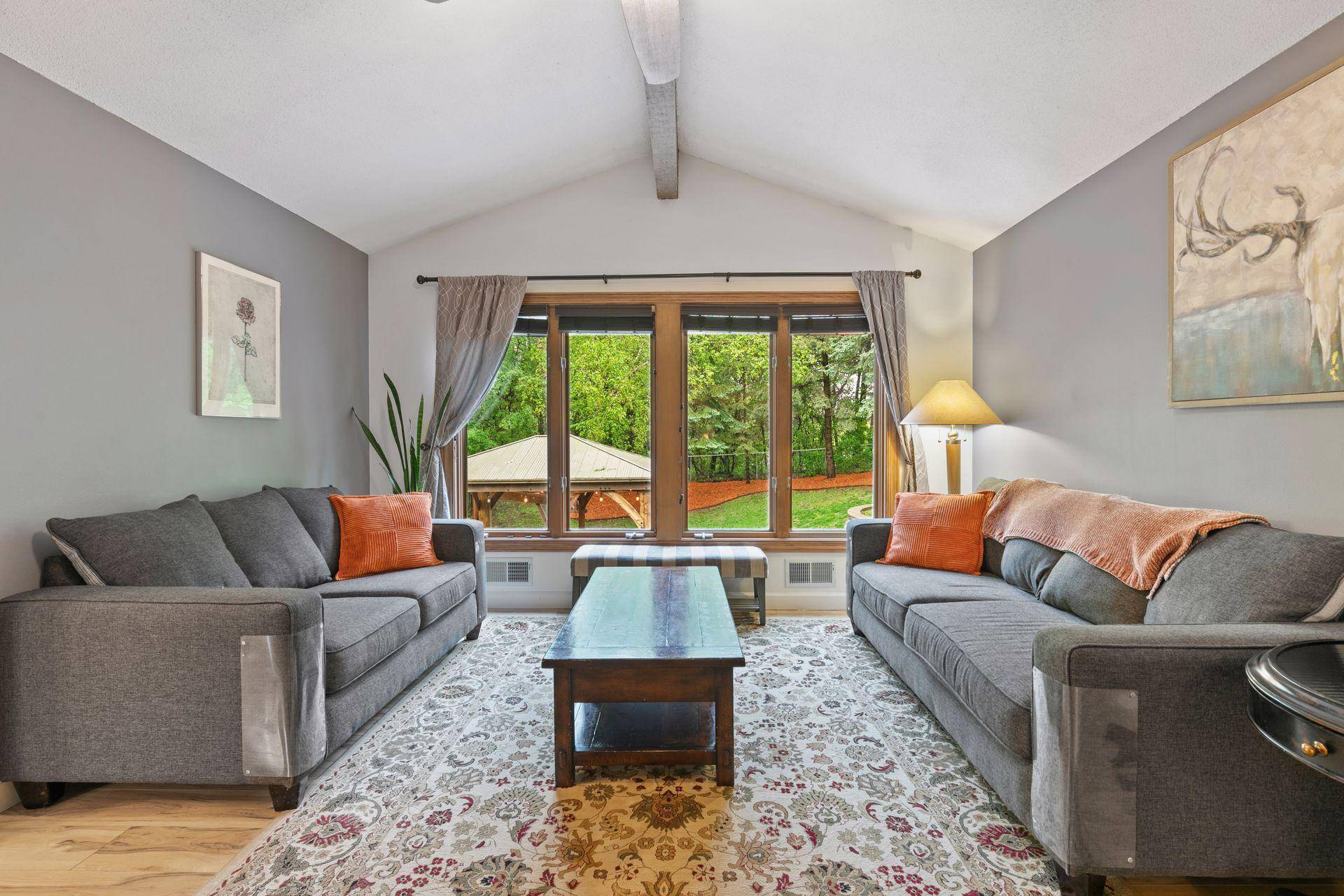 13701 E Wellington CRES, Burnsville, MN 55337