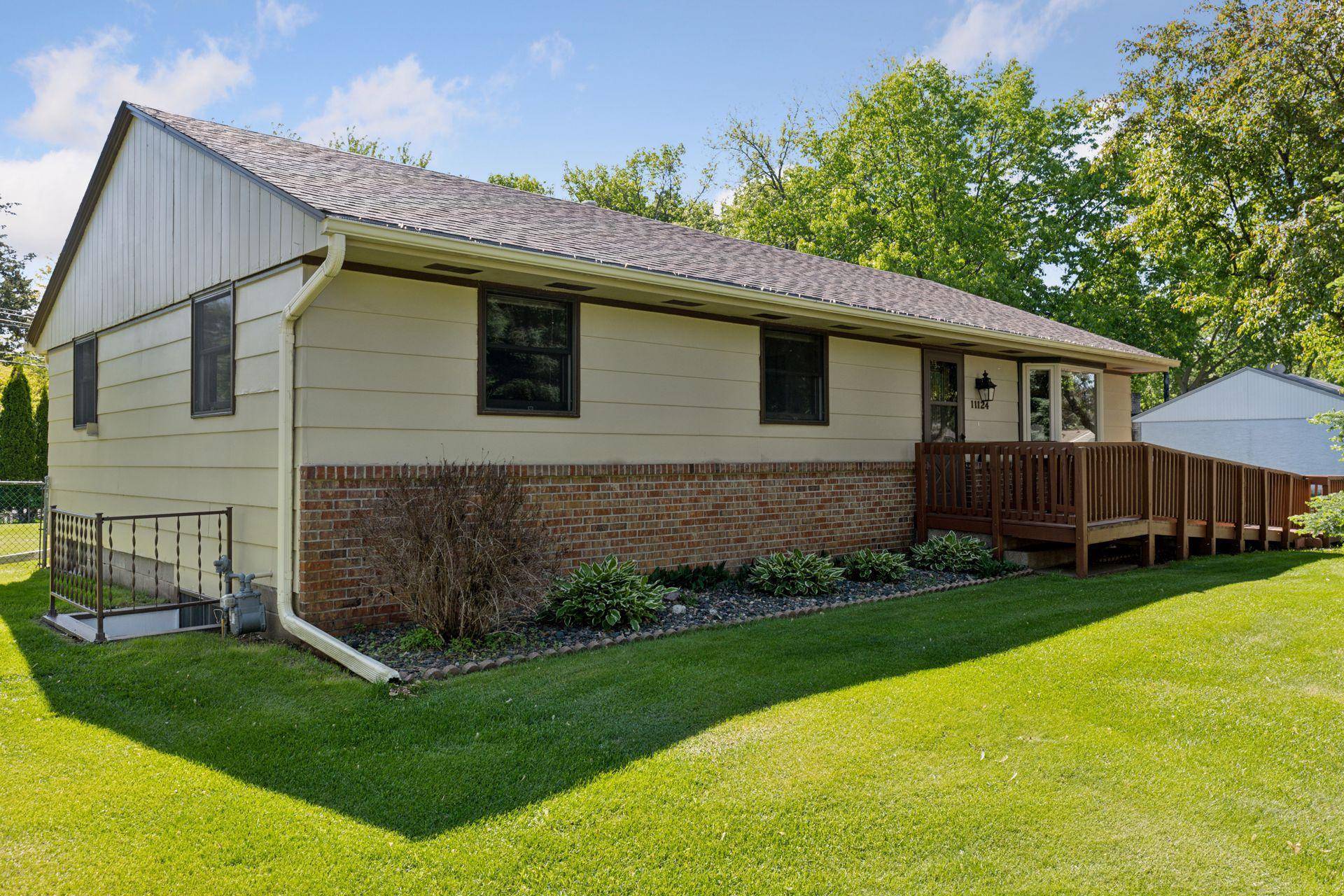 11124 Welcome AVE N, Champlin, MN 55316