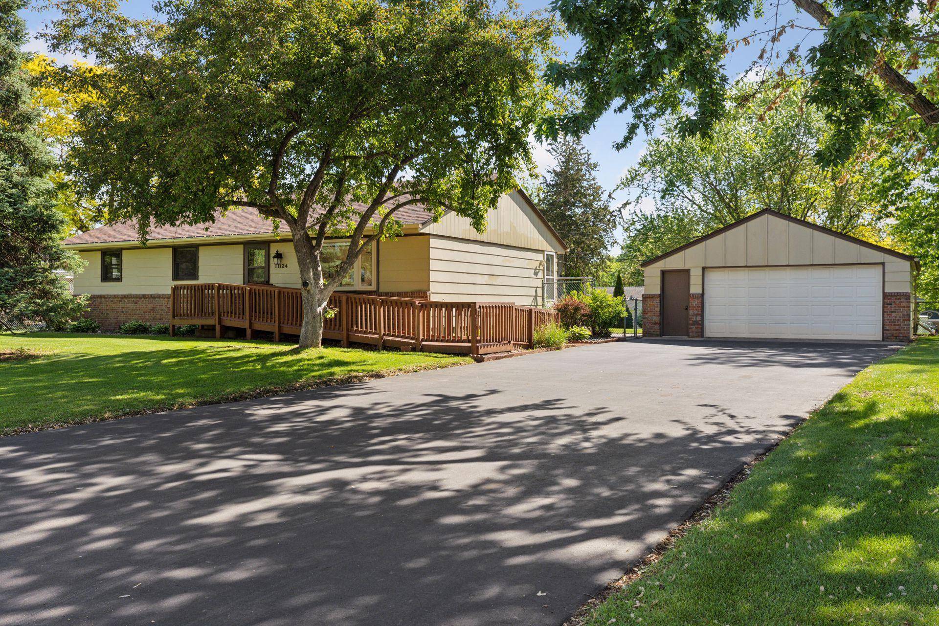 11124 Welcome AVE N, Champlin, MN 55316