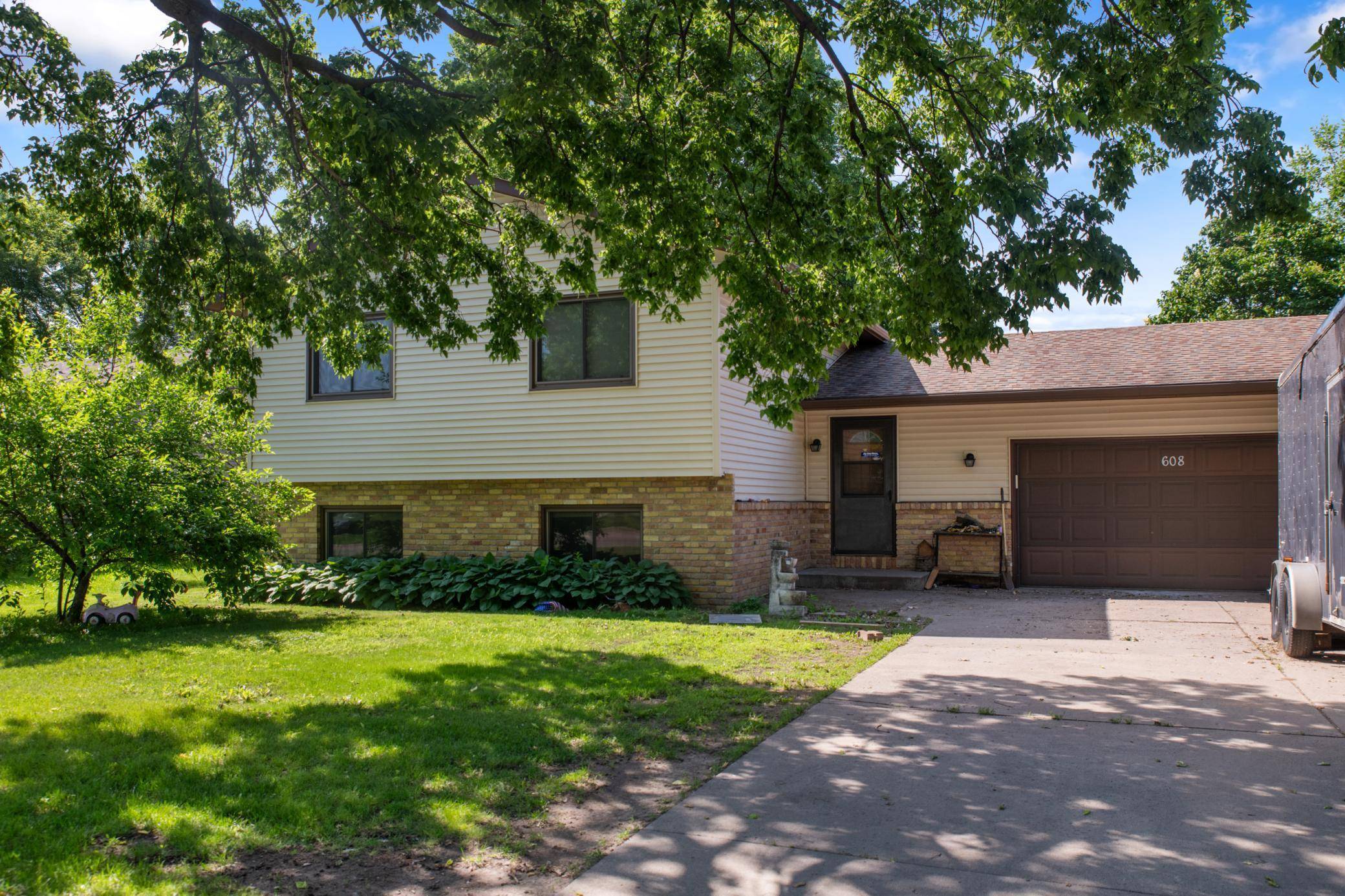 608 8th ST NW, Buffalo, MN 55313