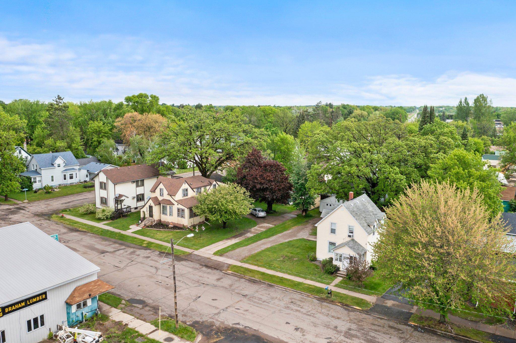 208 2nd ST SW, Braham, MN 55006