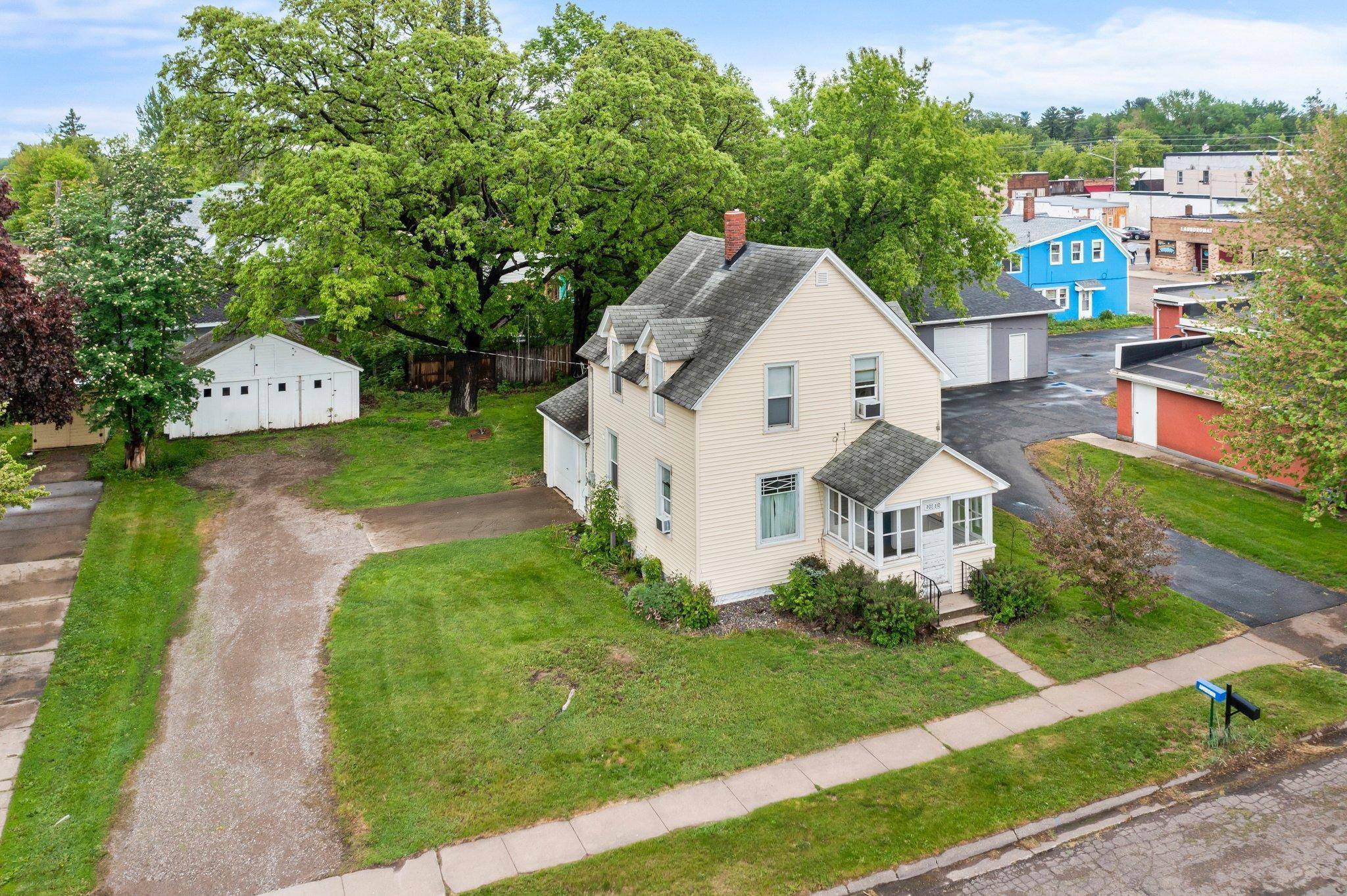 208 2nd ST SW, Braham, MN 55006
