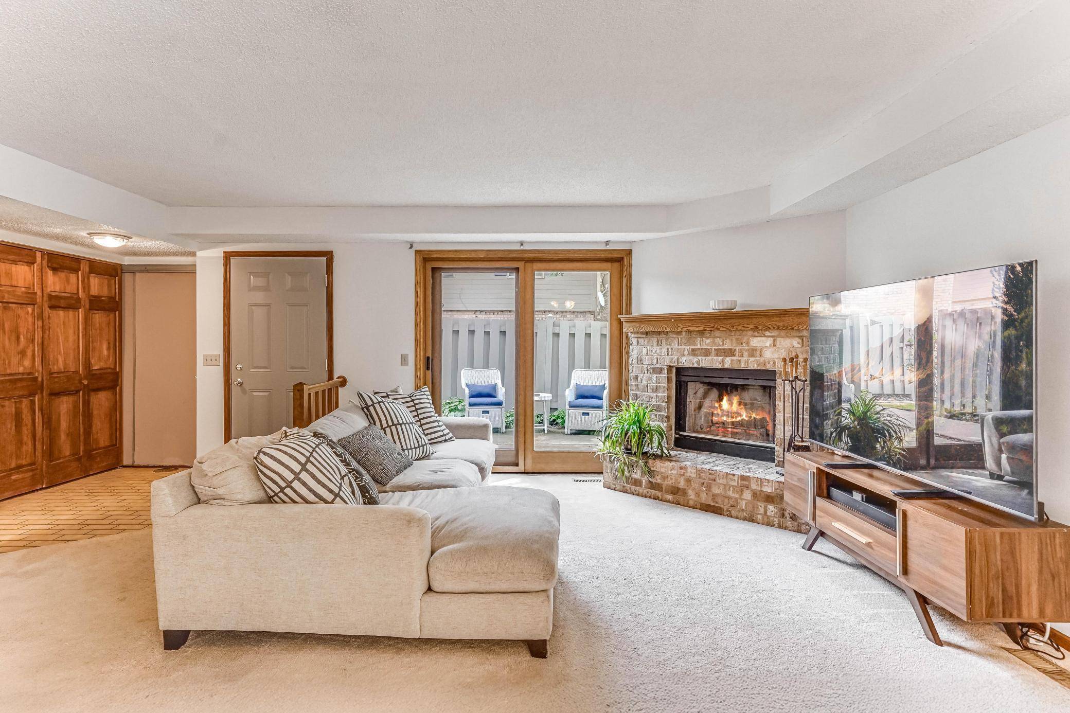 18705 Clear View CT, Minnetonka, MN 55345