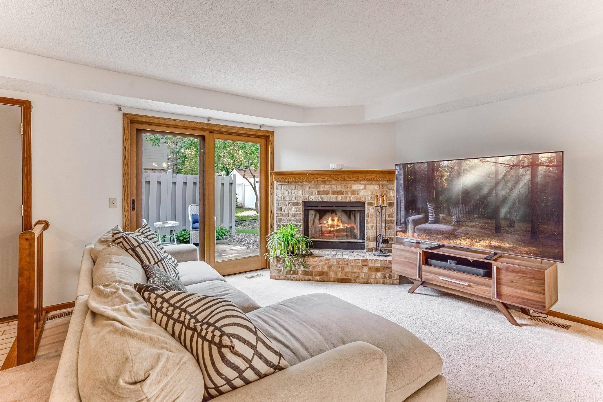 18705 Clear View CT, Minnetonka, MN 55345
