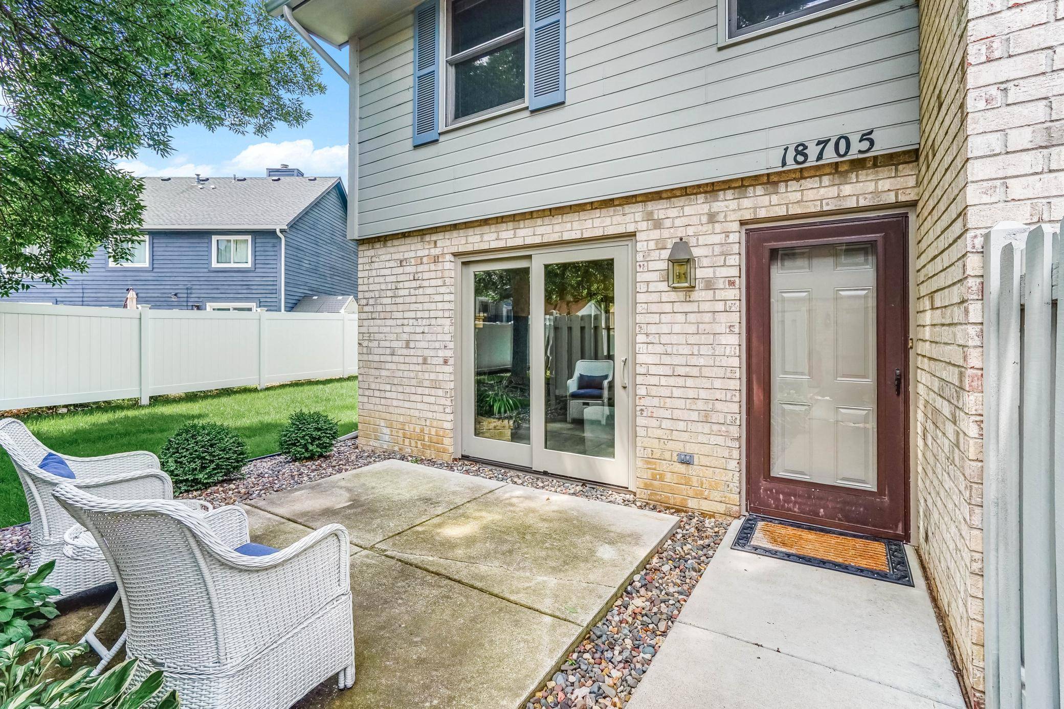 18705 Clear View CT, Minnetonka, MN 55345