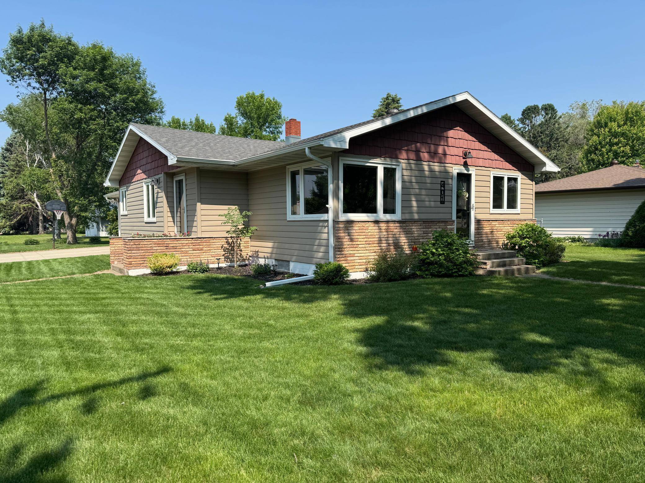 401 5th ST NE, Barnesville, MN 56514