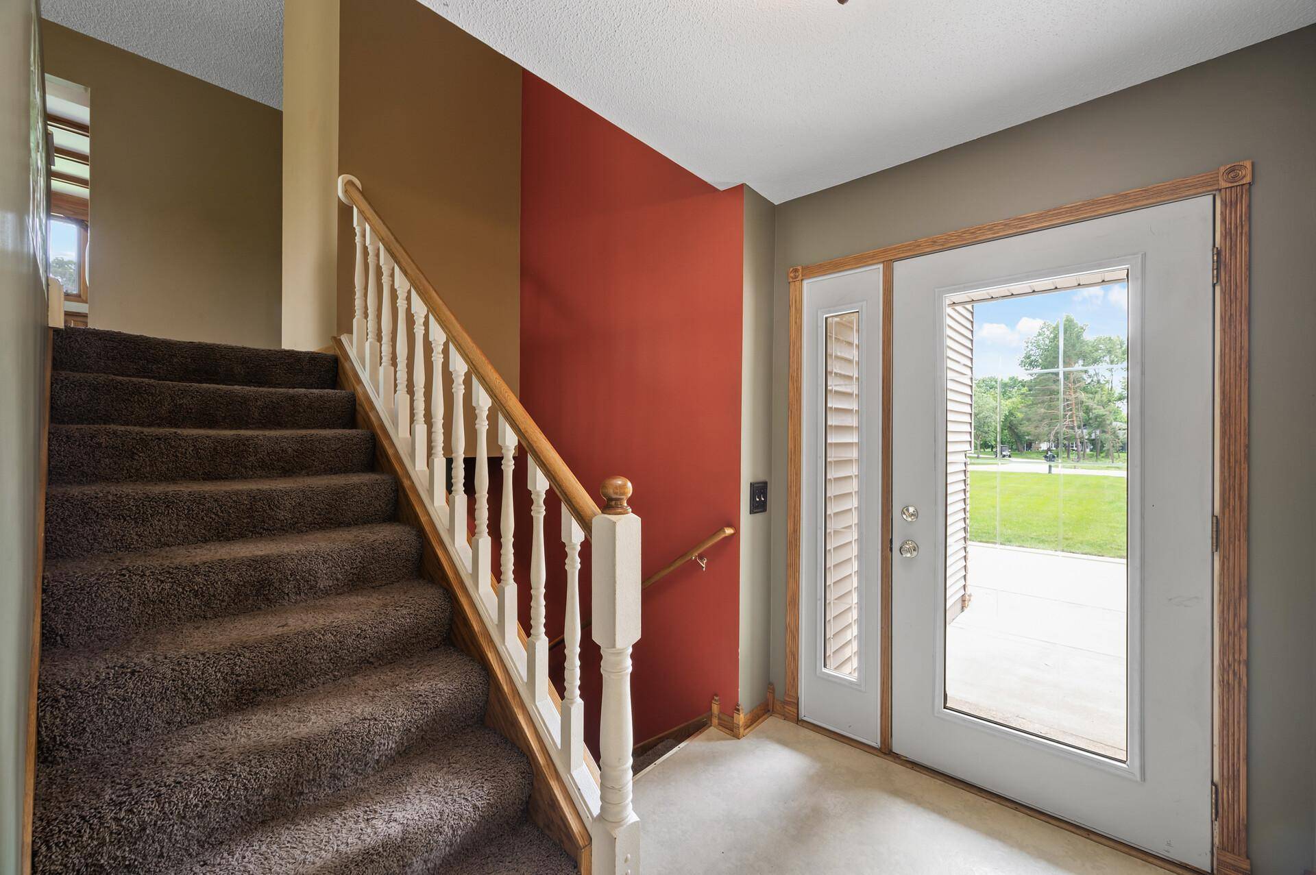 30170 Norway DR NW, Cambridge, MN 55008