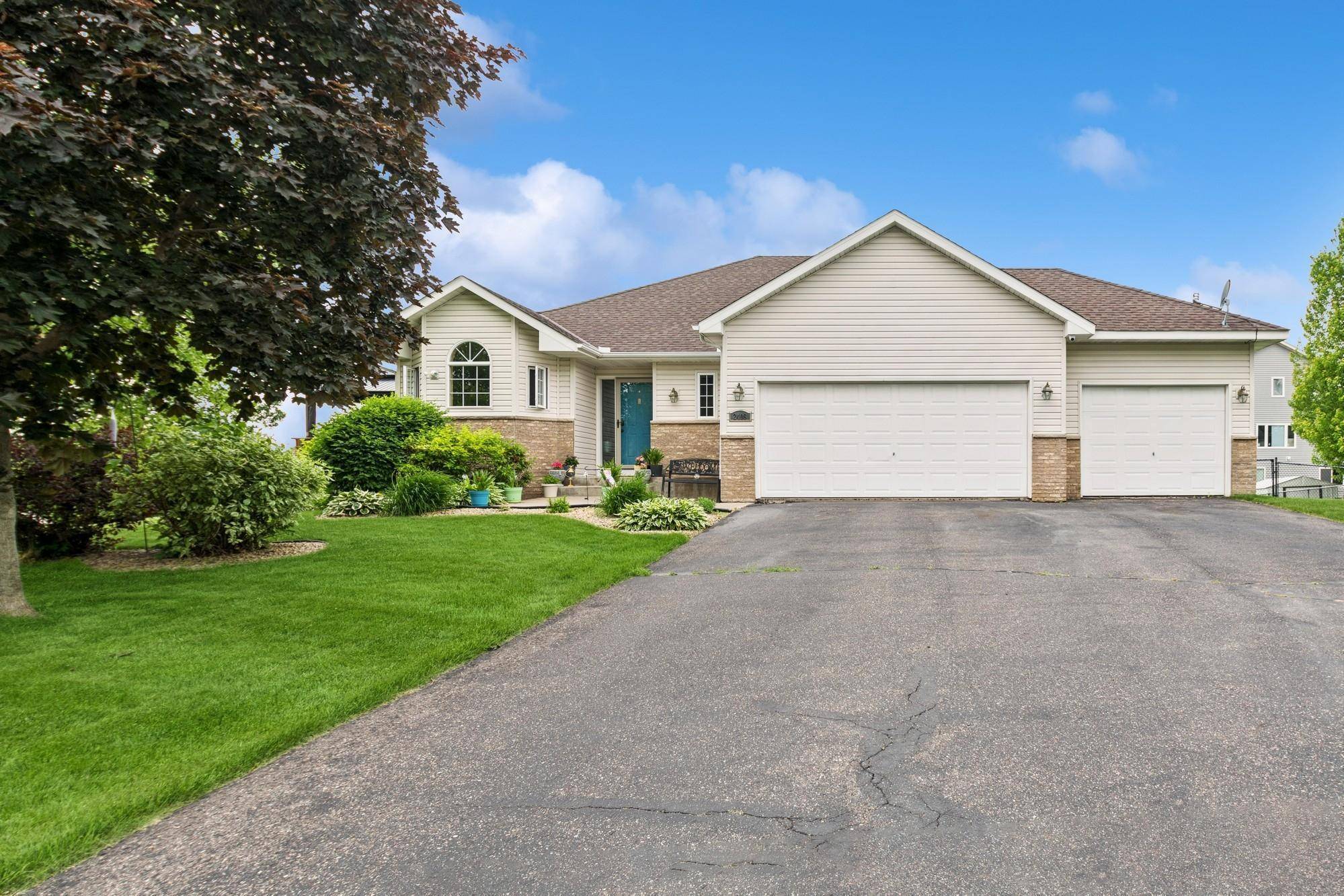 2406 Maple CT, Buffalo, MN 55313
