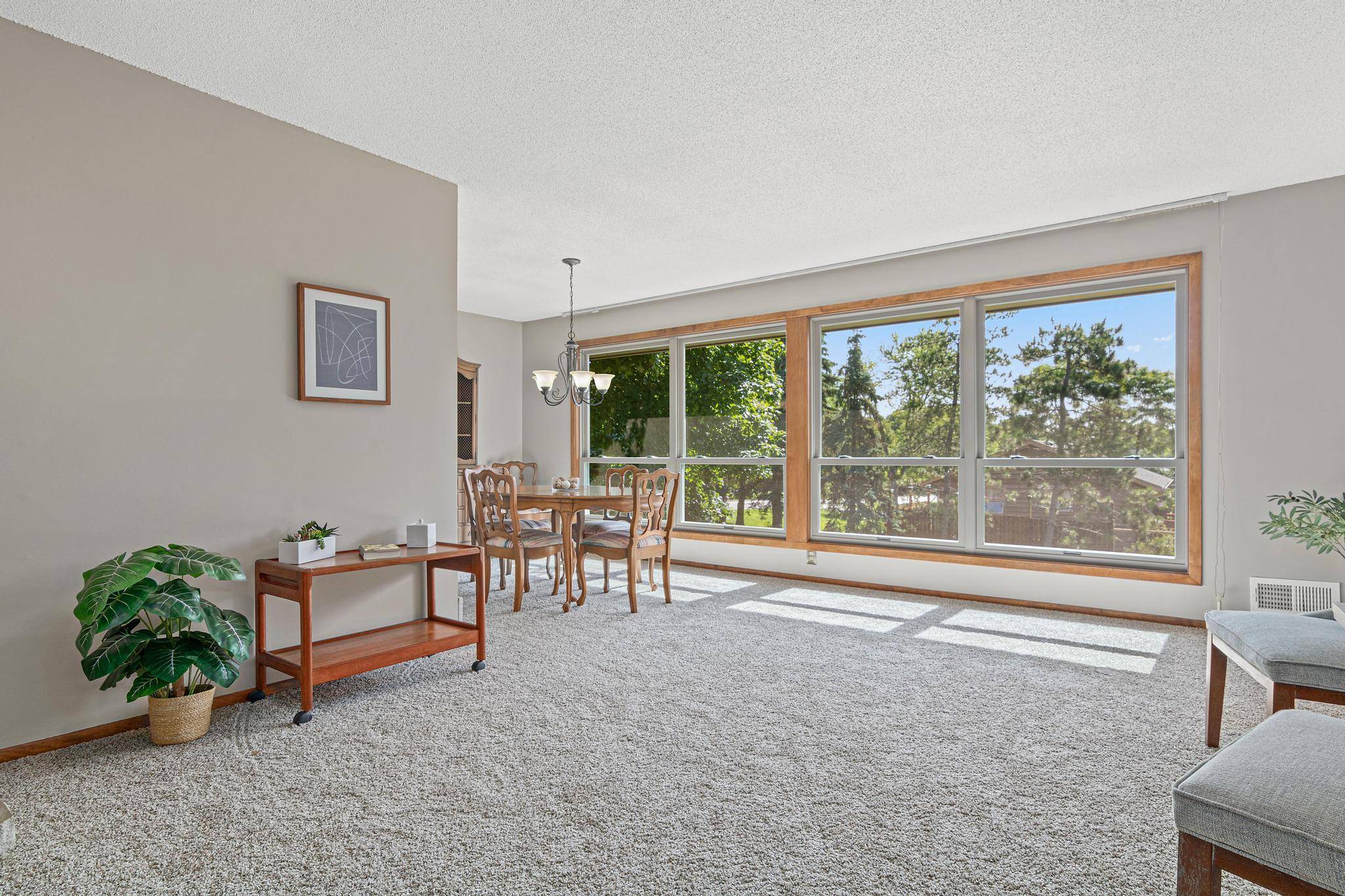 5501 Holiday RD, Minnetonka, MN 55345