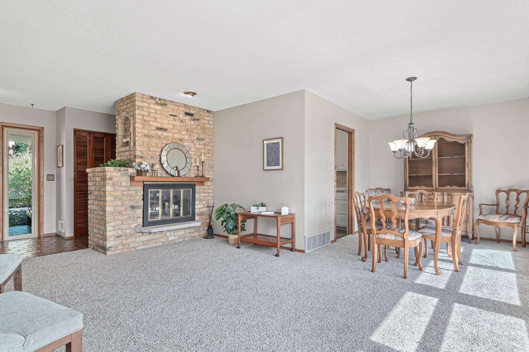5501 Holiday RD, Minnetonka, MN 55345