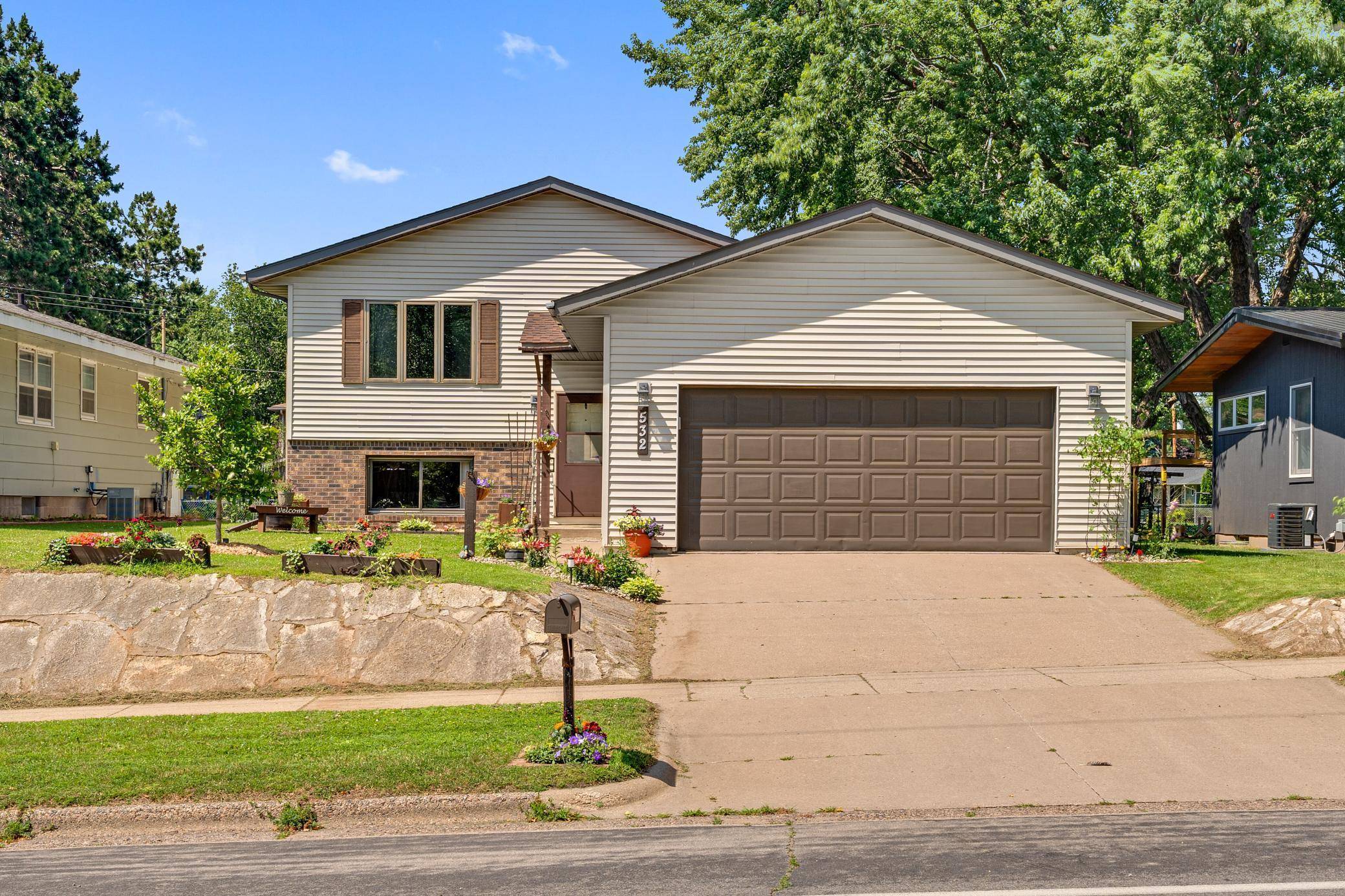532 S 7th ST, La Crescent, MN 55947