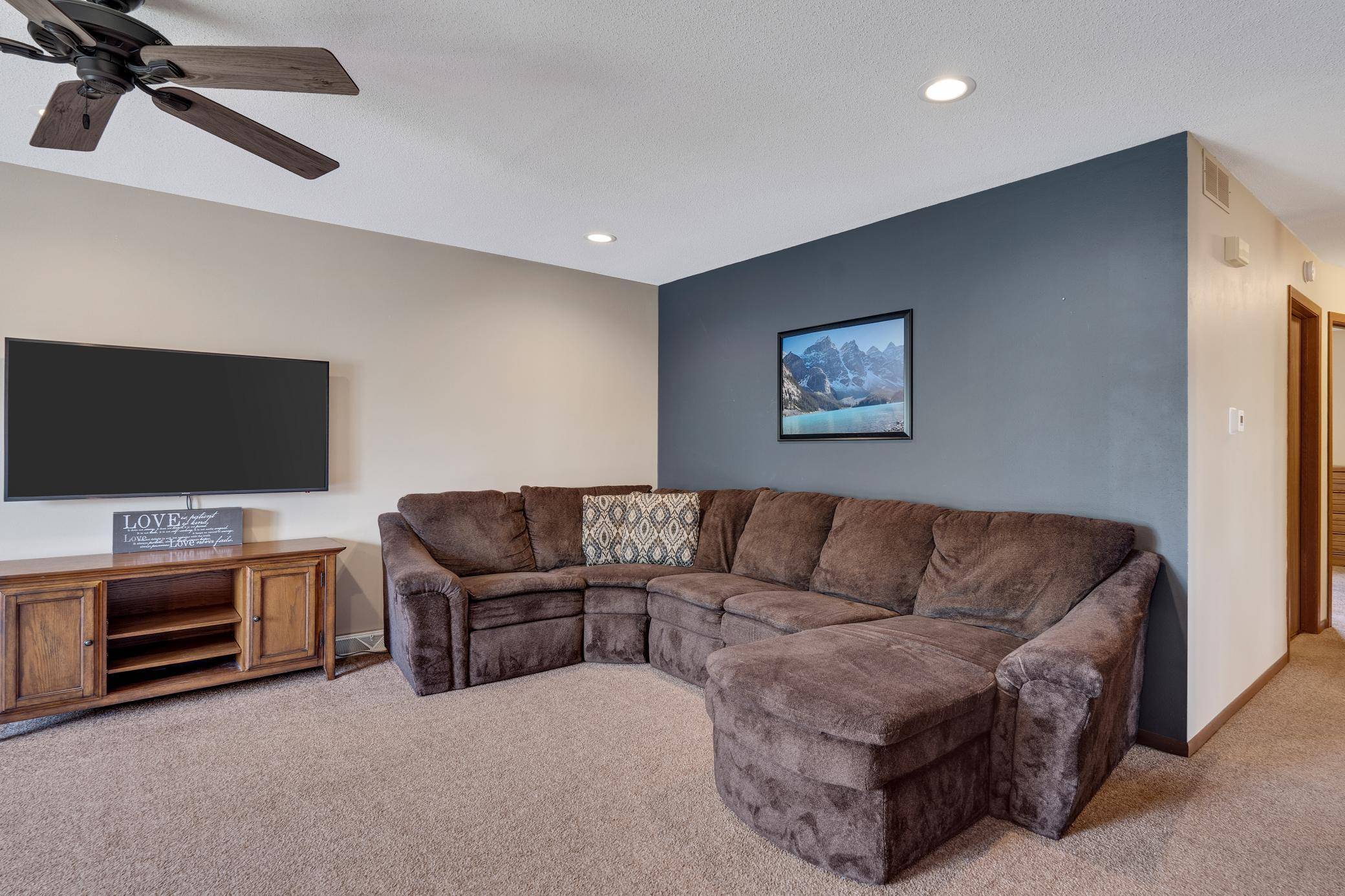 532 S 7th ST, La Crescent, MN 55947