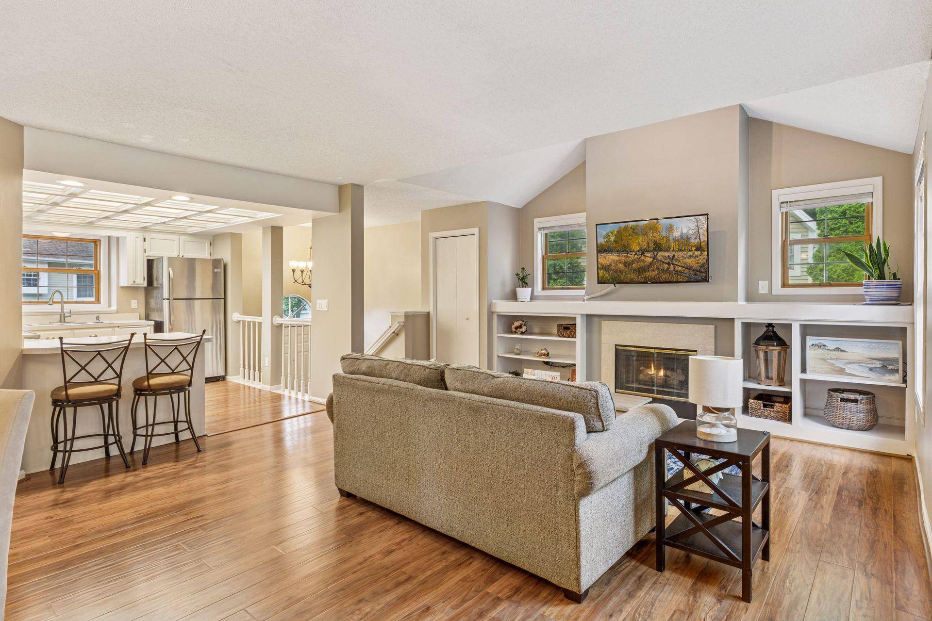 17137 Sandy LN, Minnetonka, MN 55345