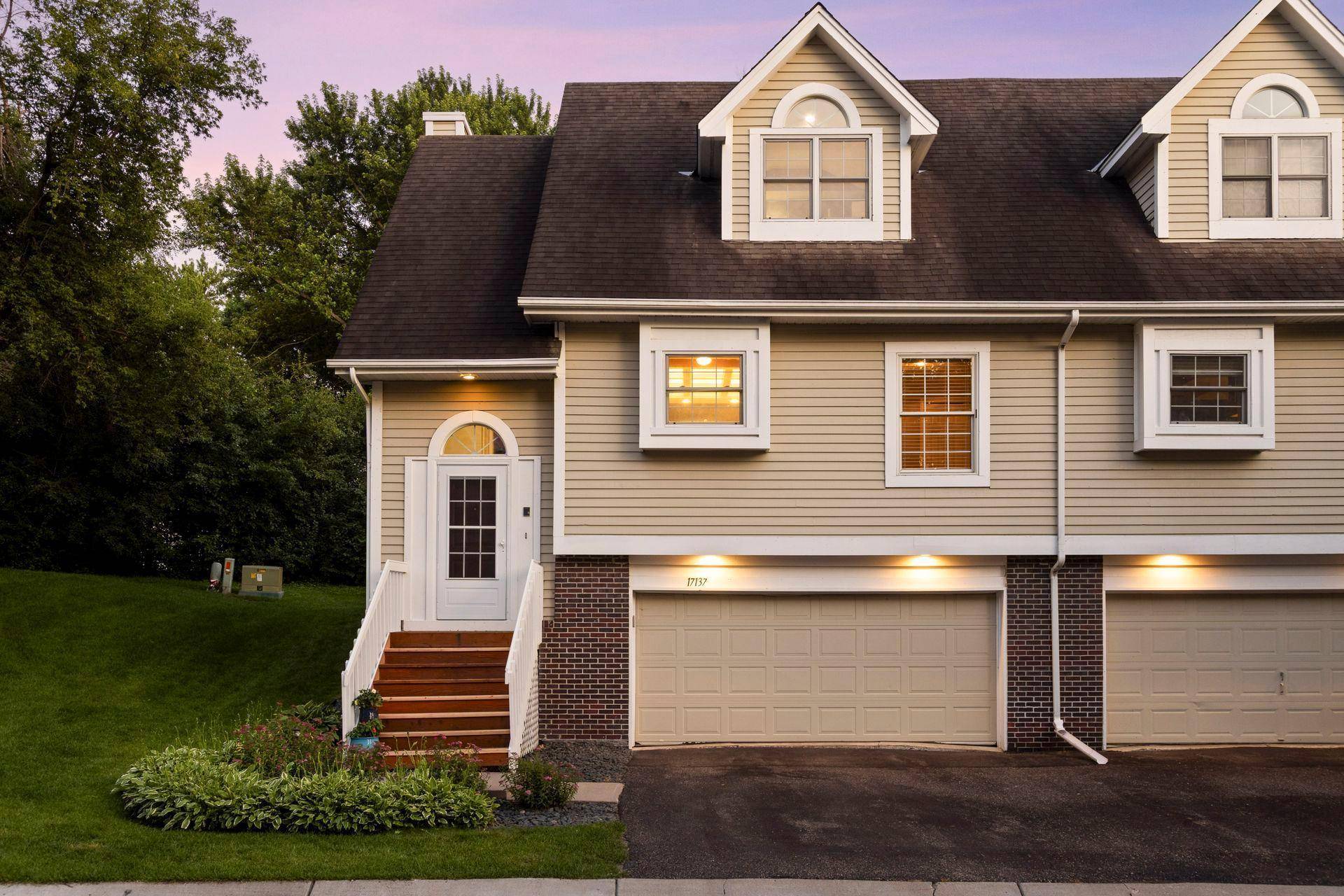 17137 Sandy LN, Minnetonka, MN 55345