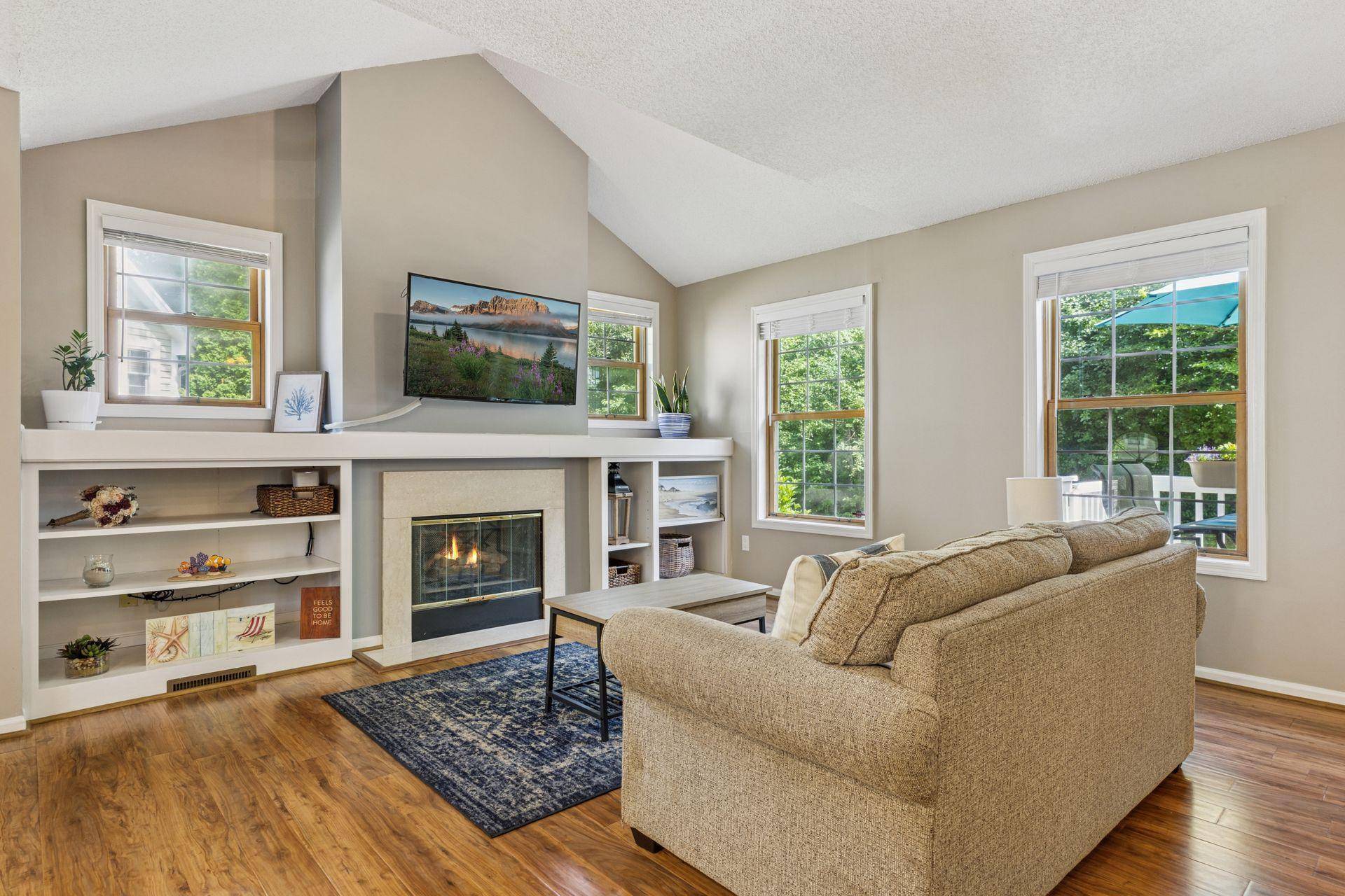 17137 Sandy LN, Minnetonka, MN 55345