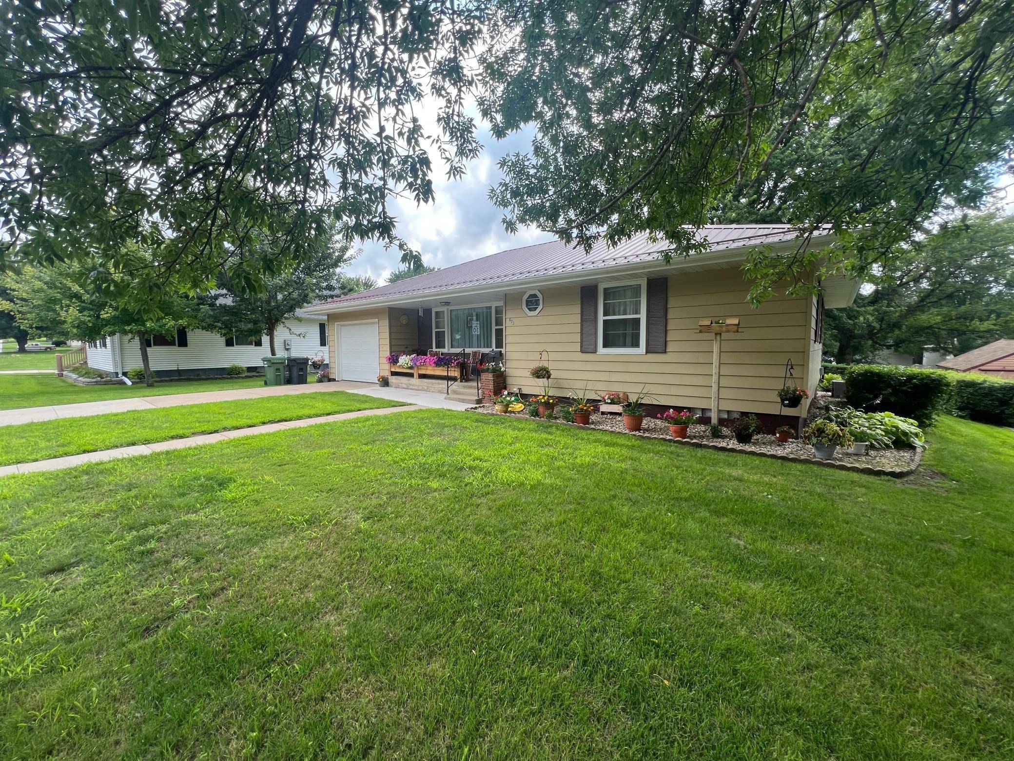 623 Maine AVE, Adrian, MN 56110