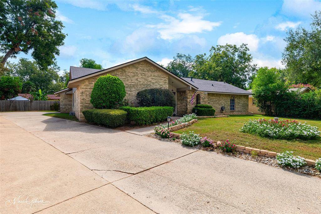 1318 Parkway Circle, Bossier City, LA 71112