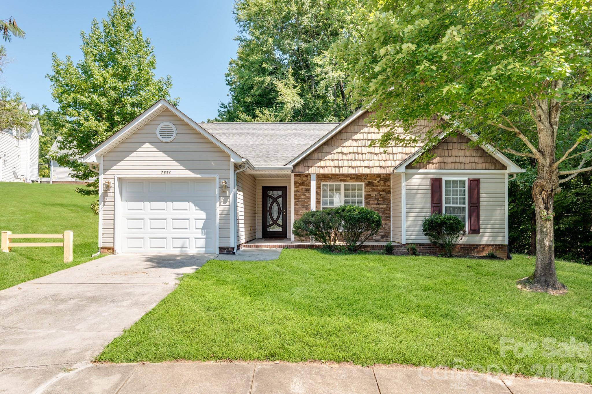 7917 Pebbleridge DR, Charlotte, NC 28212