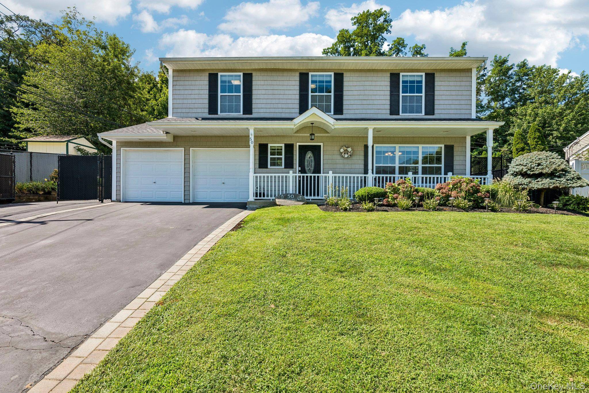50 Gristmill DR, Kings Park, NY 11754