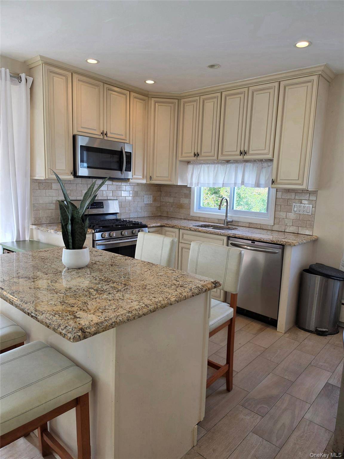 159-15 95th ST, Howard Beach, NY 11414