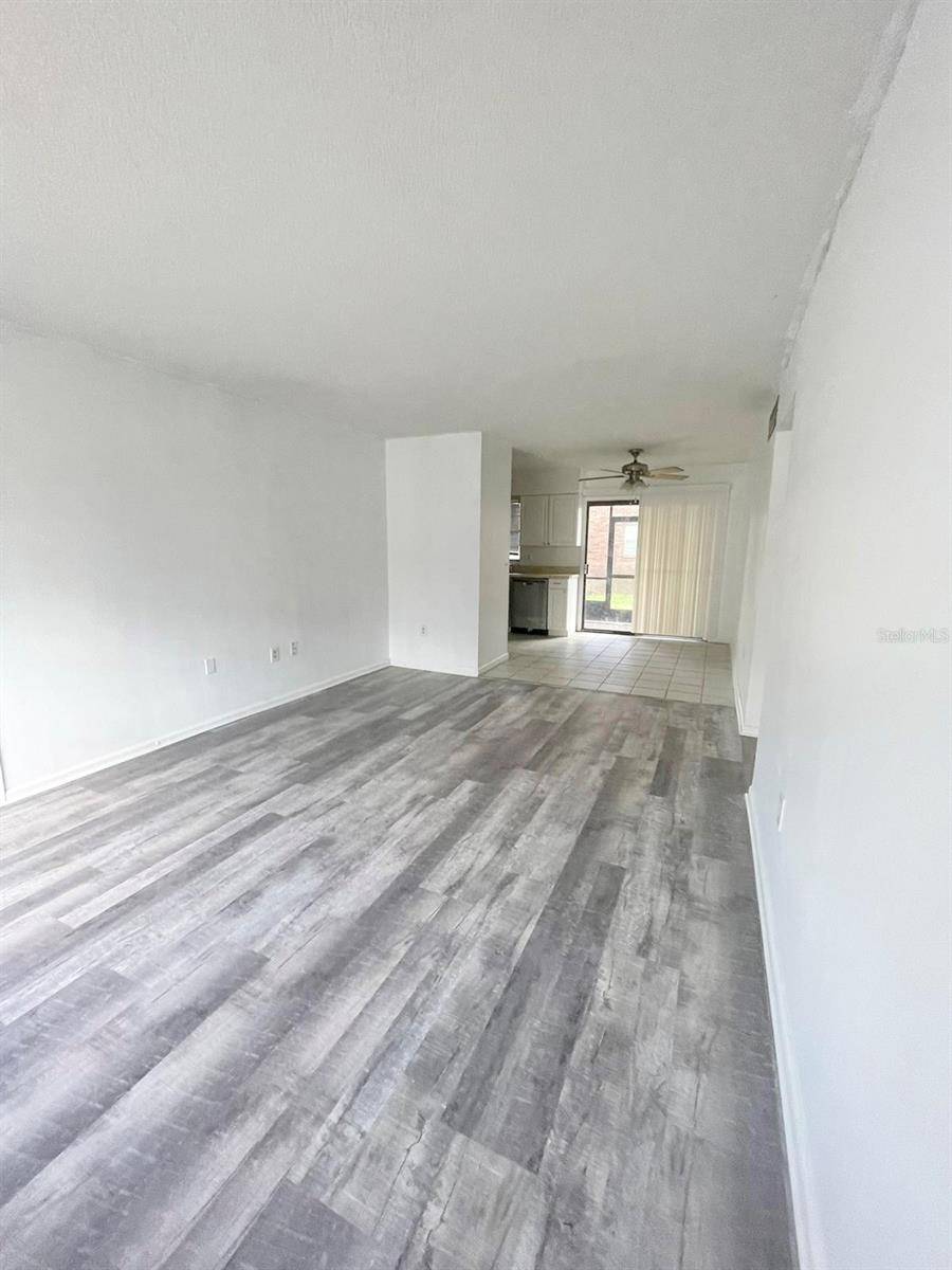 1920 E EDGEWOOD DR #D11, Lakeland, FL 33803
