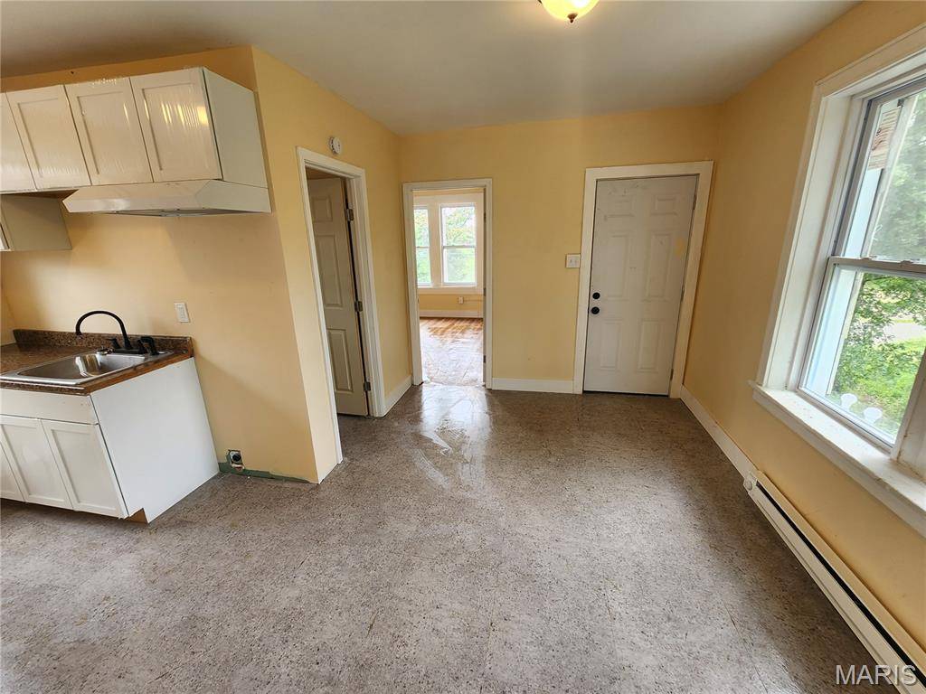 4710 Highland AVE, St Louis, MO 63113