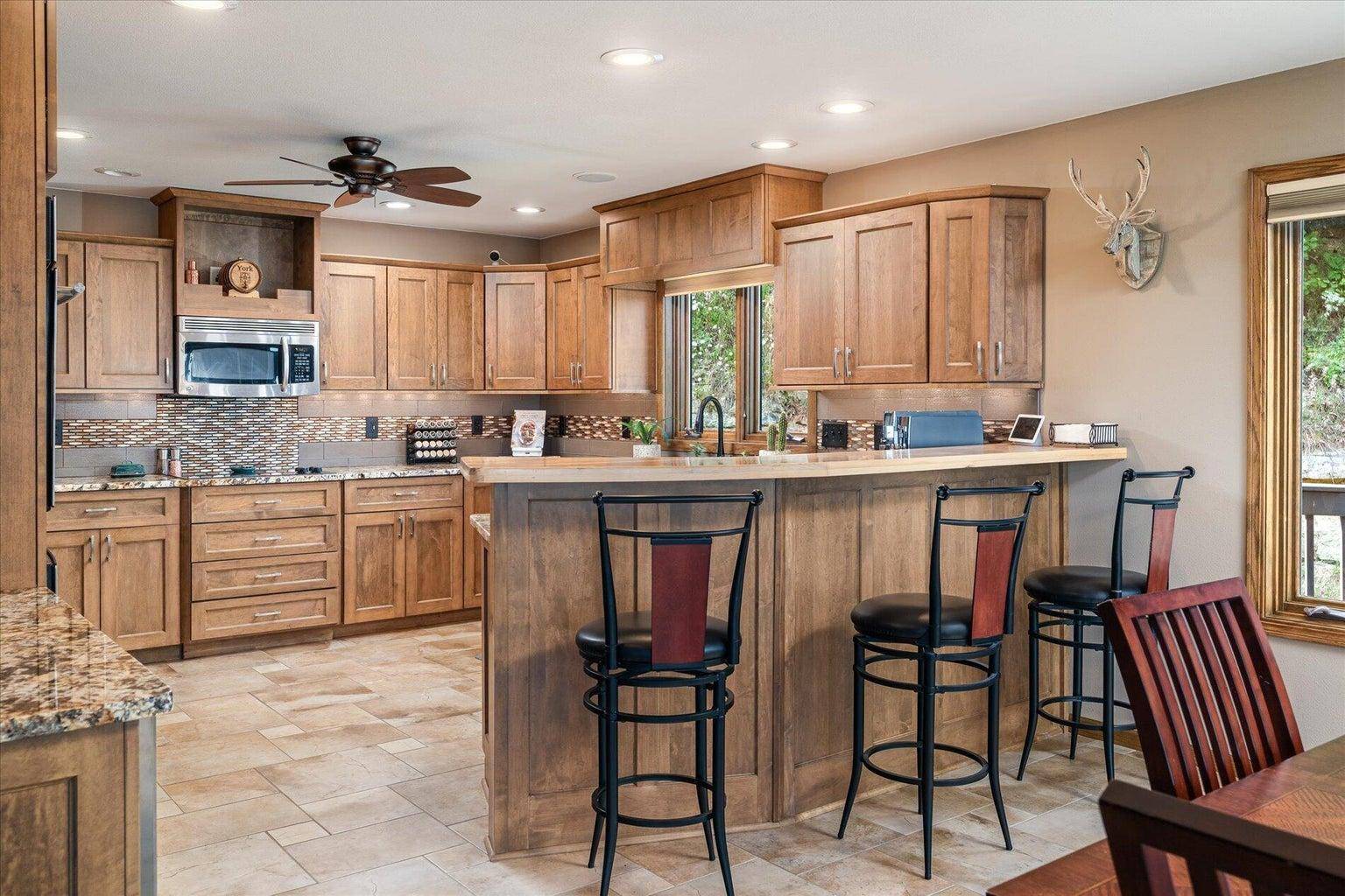30784 Old Hickory LN, Dresbach Twp, MN 55947