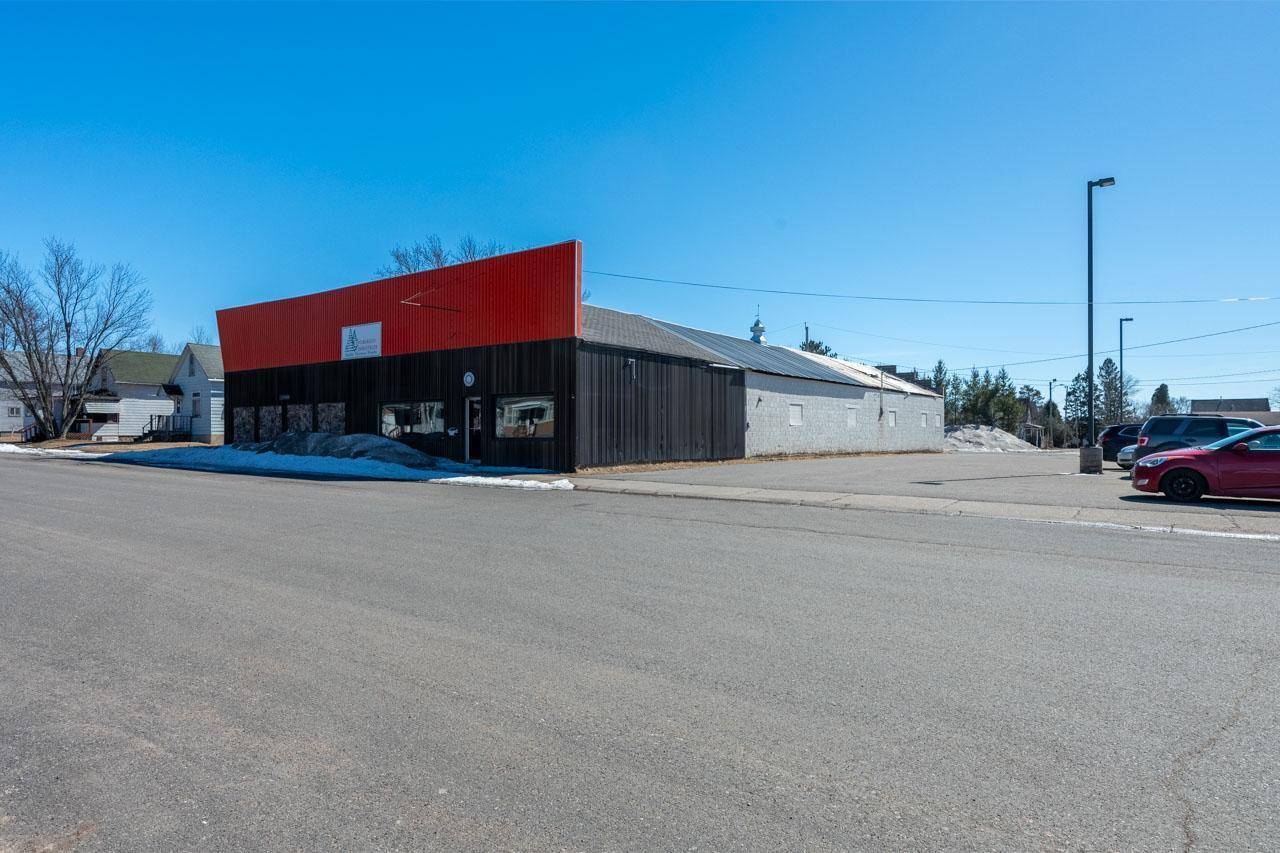 17 E 2nd AVE N, Aurora, MN 55705