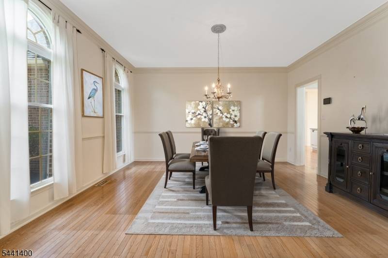 3 Stark Ct, Raritan Twp., NJ 08551