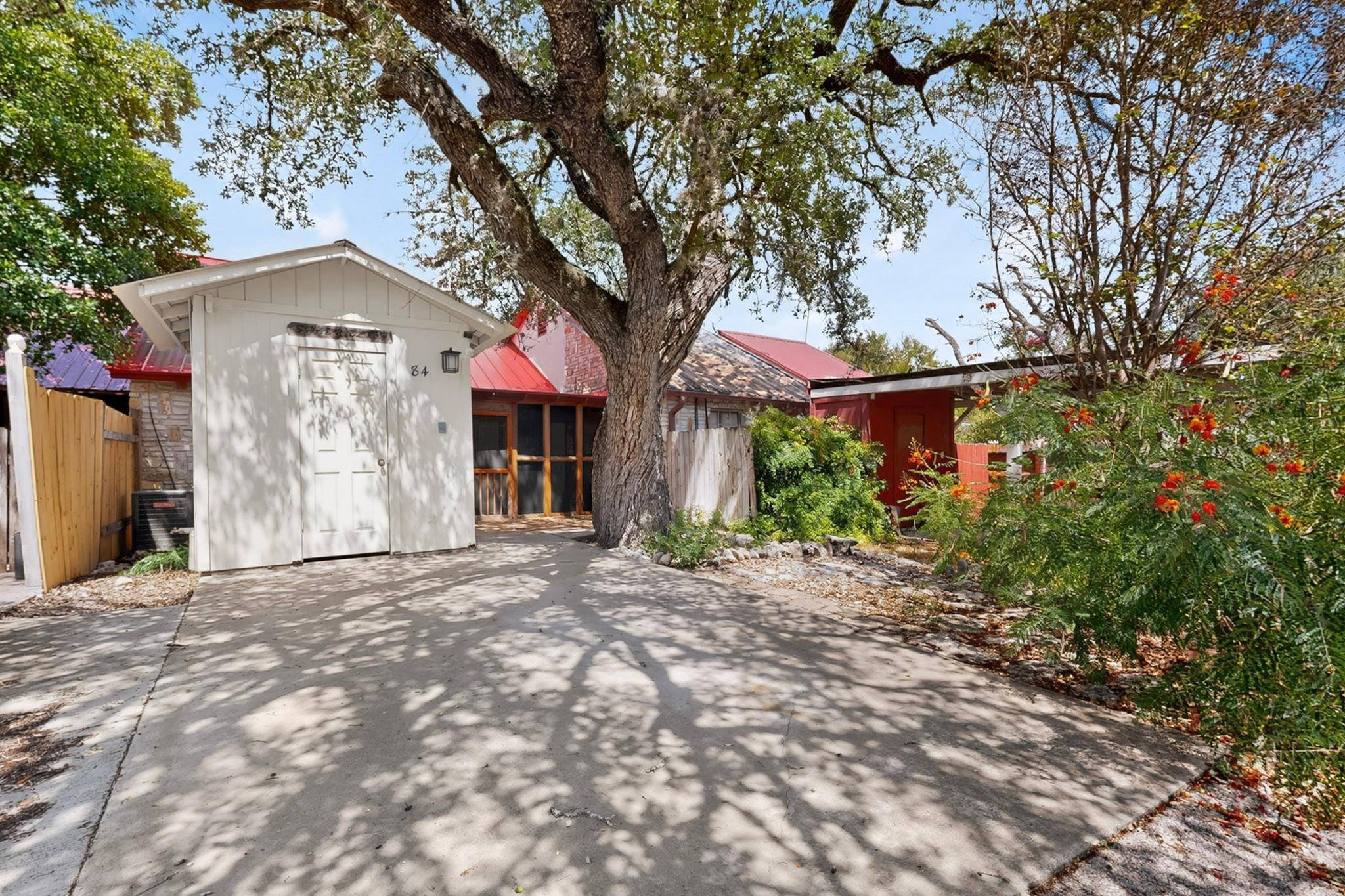 84 Shady Bluff DR, Wimberley, TX 78676