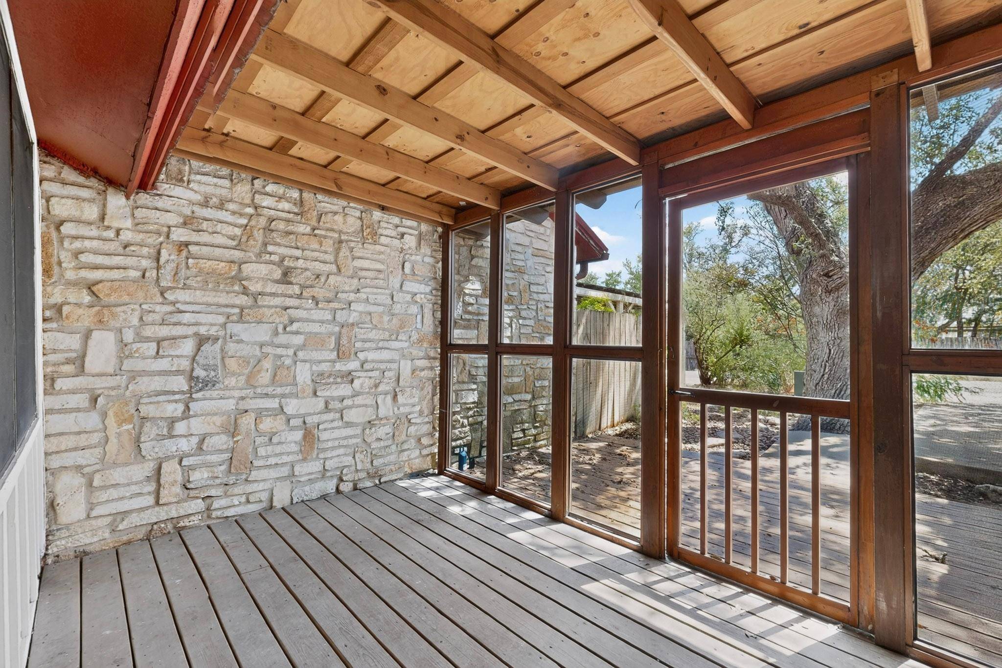 84 Shady Bluff DR, Wimberley, TX 78676