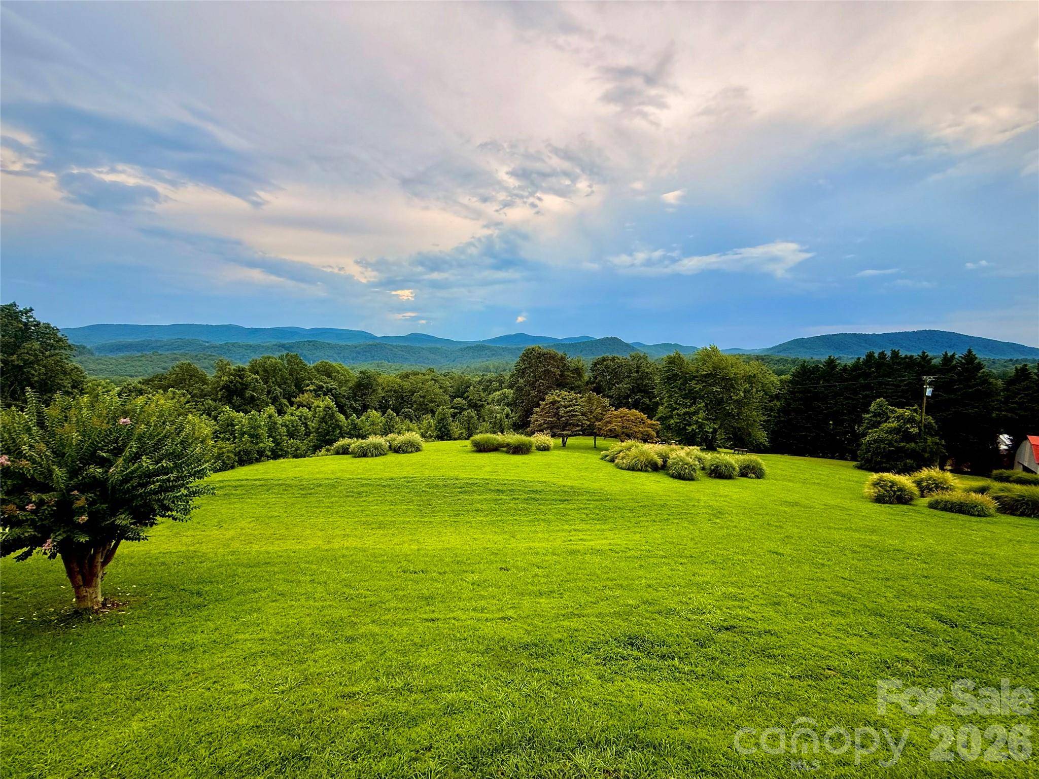 93 Orchard HL, Saluda, NC 28773