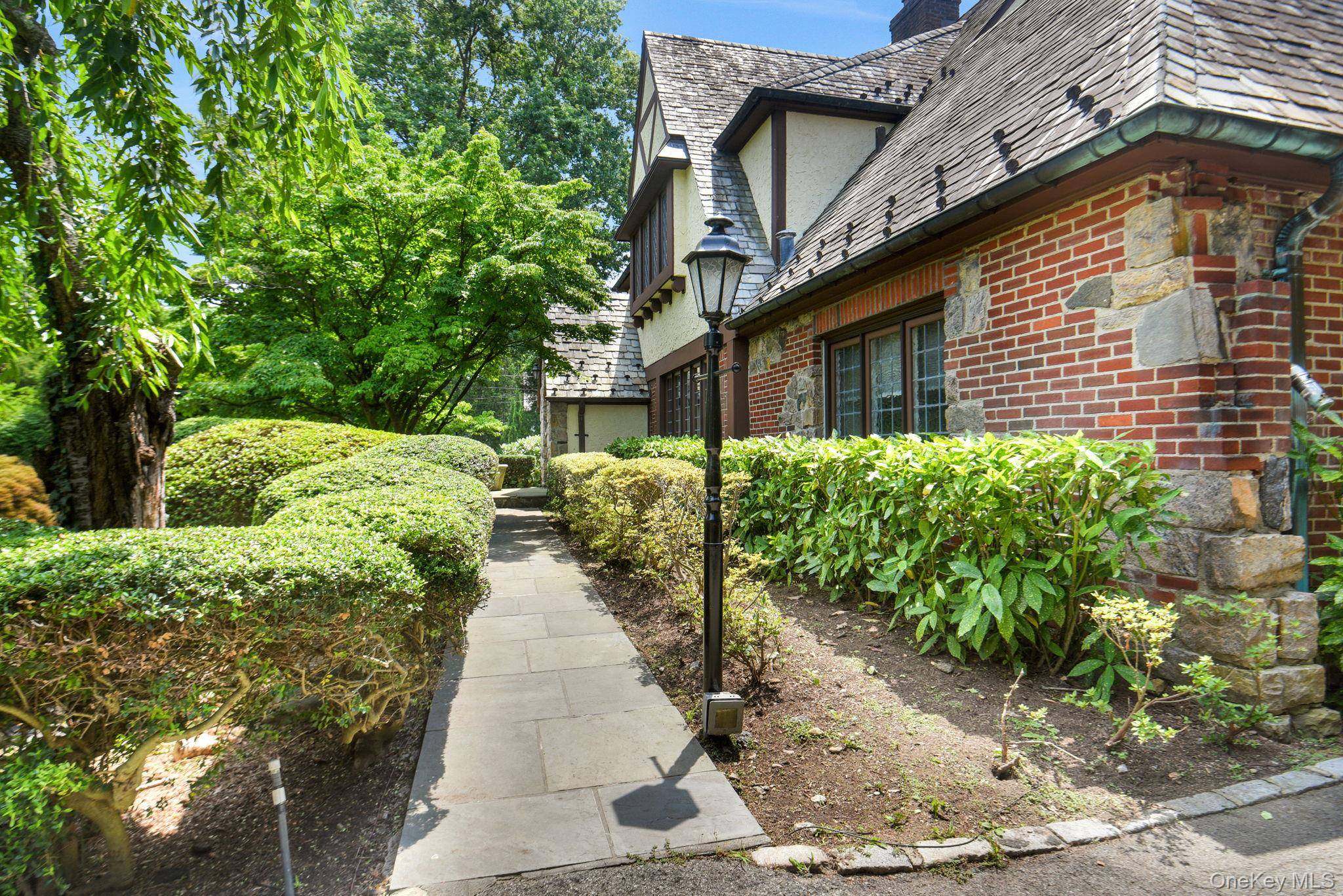 46 Fenimore RD, Scarsdale, NY 10583