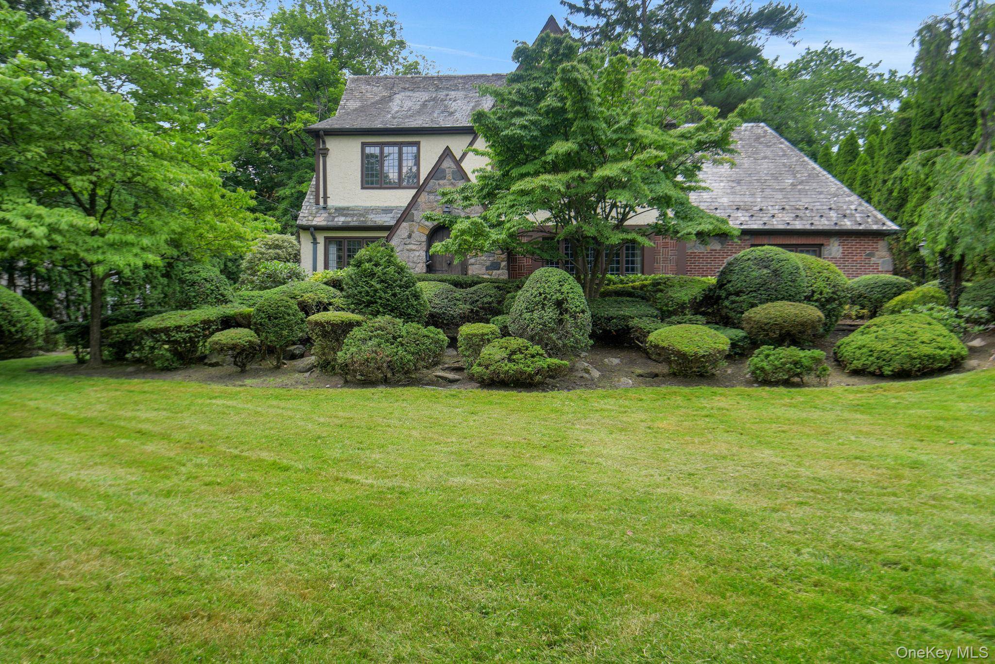 46 Fenimore RD, Scarsdale, NY 10583