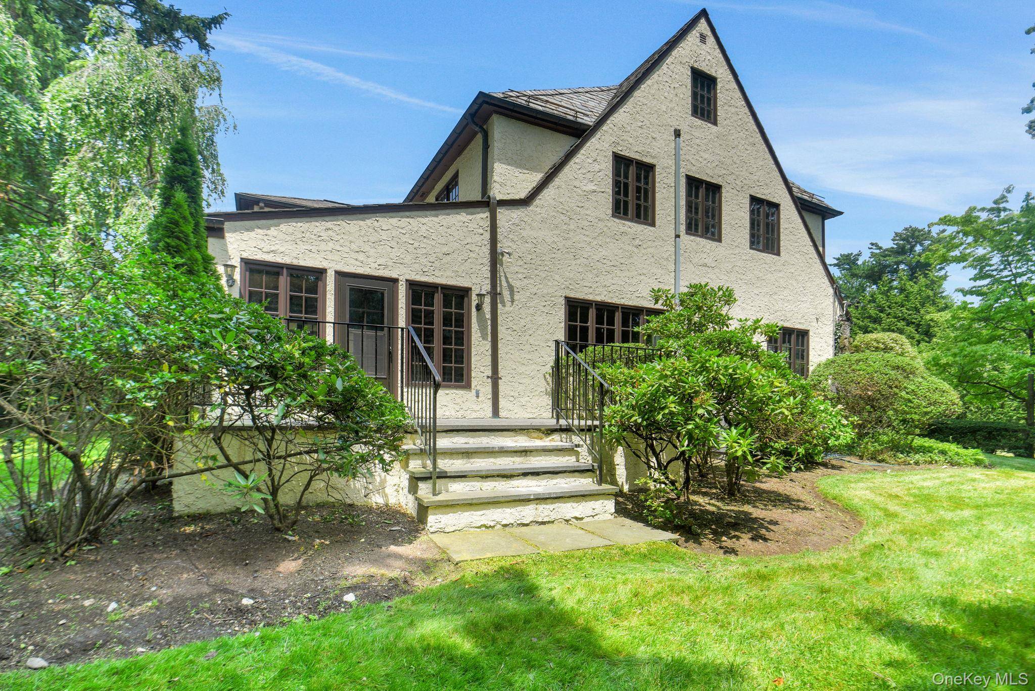 46 Fenimore RD, Scarsdale, NY 10583