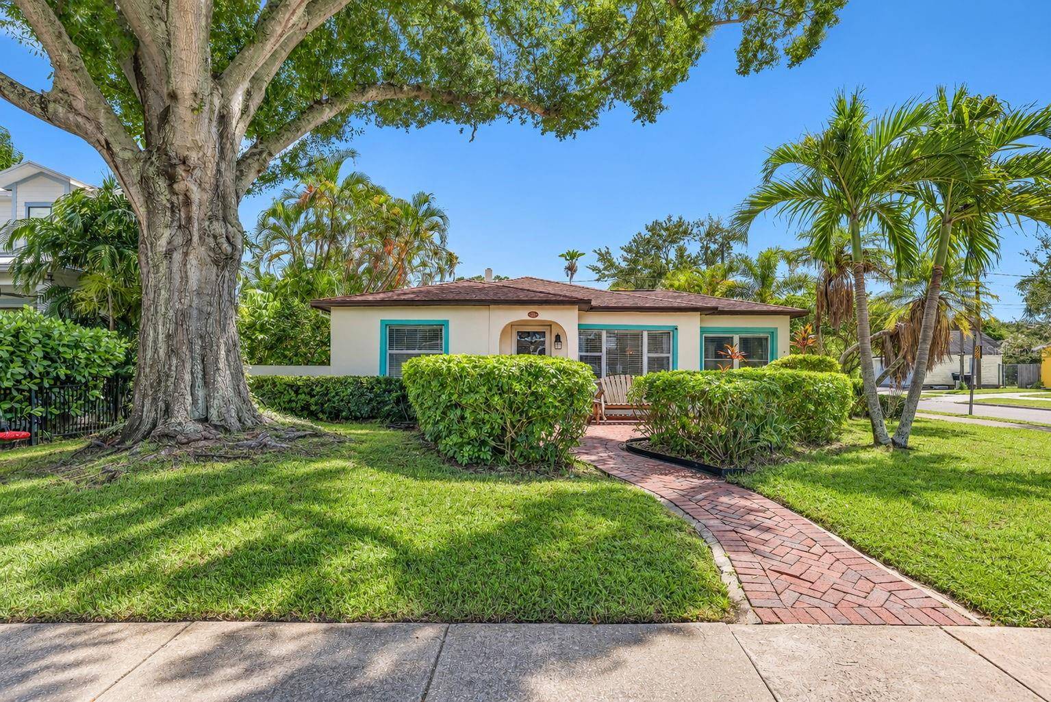 206 17TH AVE NE, St Petersburg, FL 33704