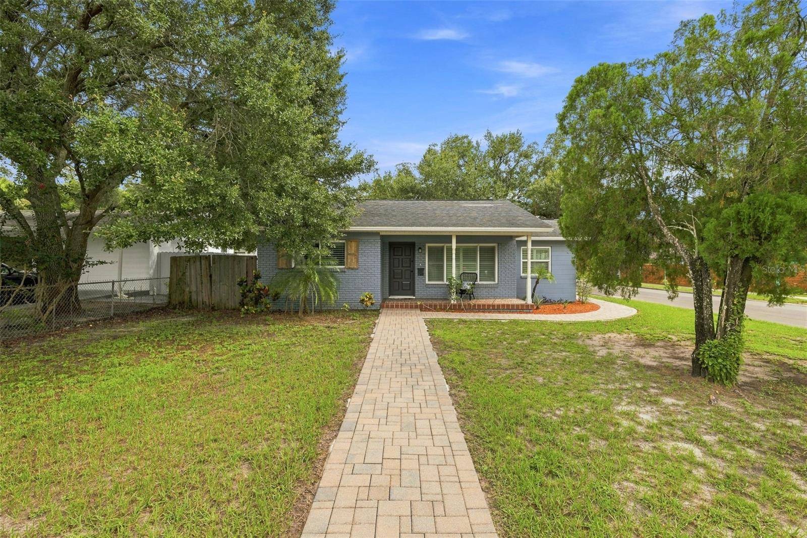2001 E HANNA AVE, Tampa, FL 33610