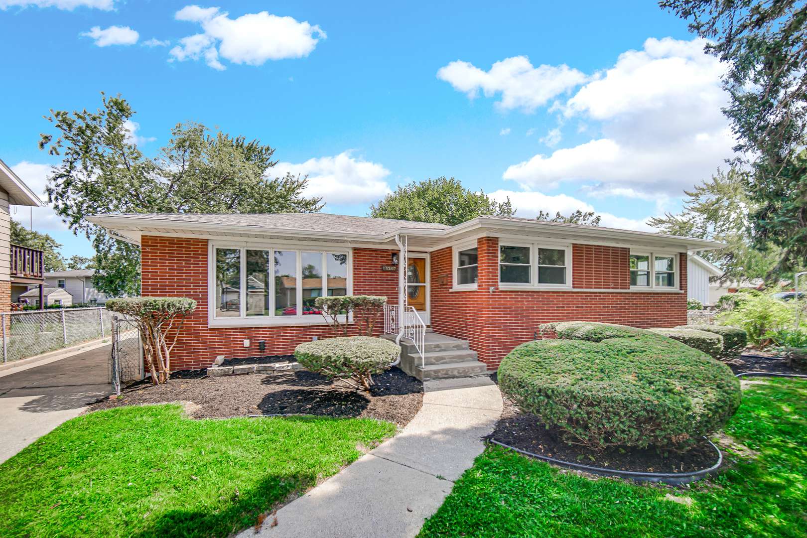 17517 Shirley DR, Lansing, IL 60438
