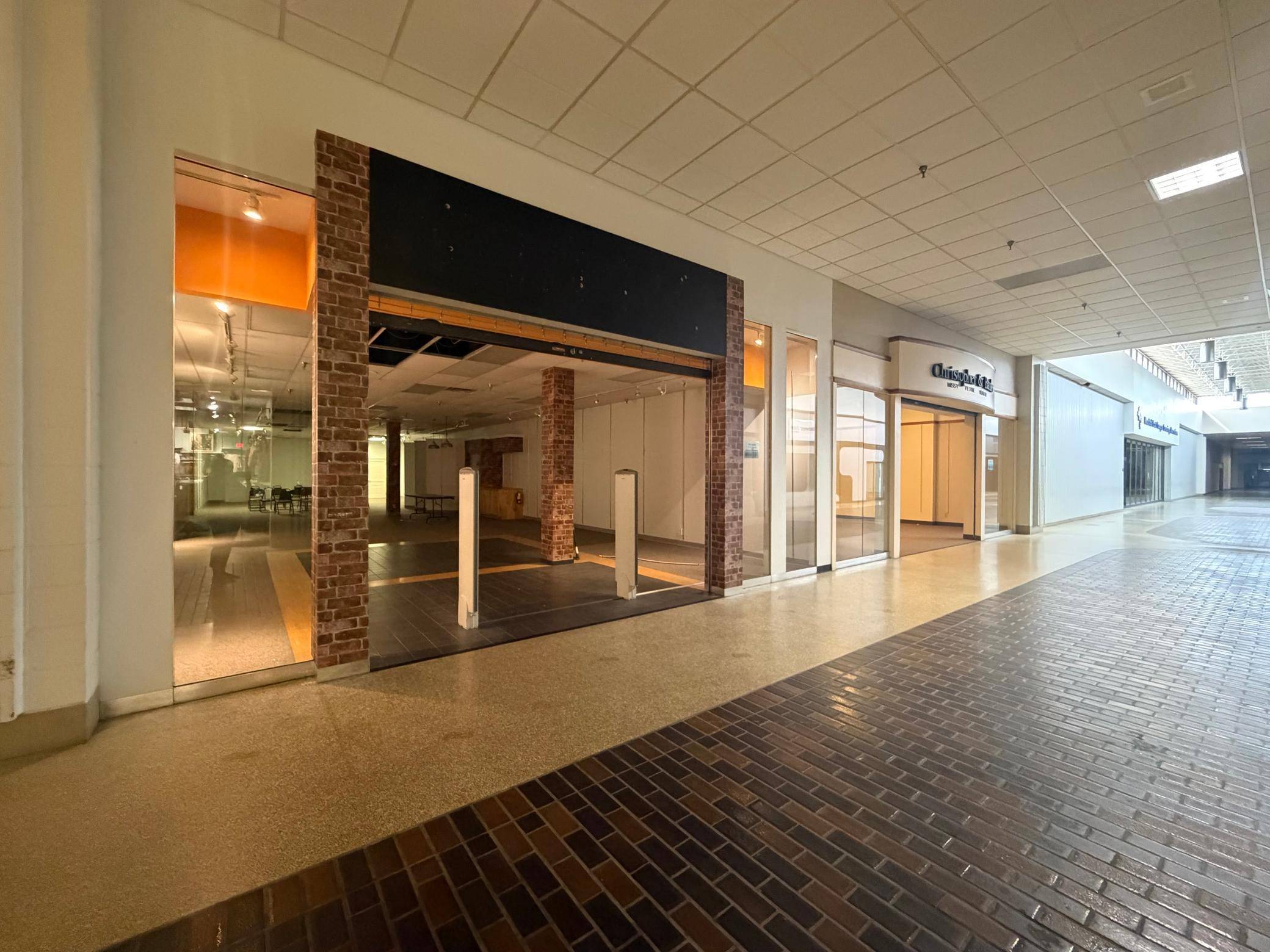 1420 E College DR, Marshall, MN 56258