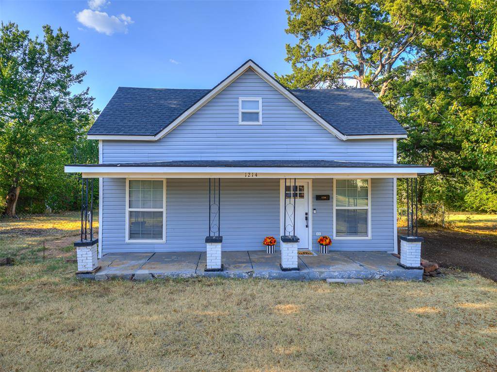 1214 E Harrison AVE, Guthrie, OK 73044