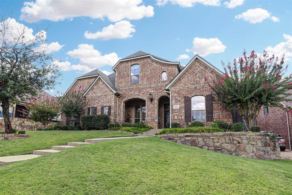 2141 Farrington Lane, Hurst, TX 76054
