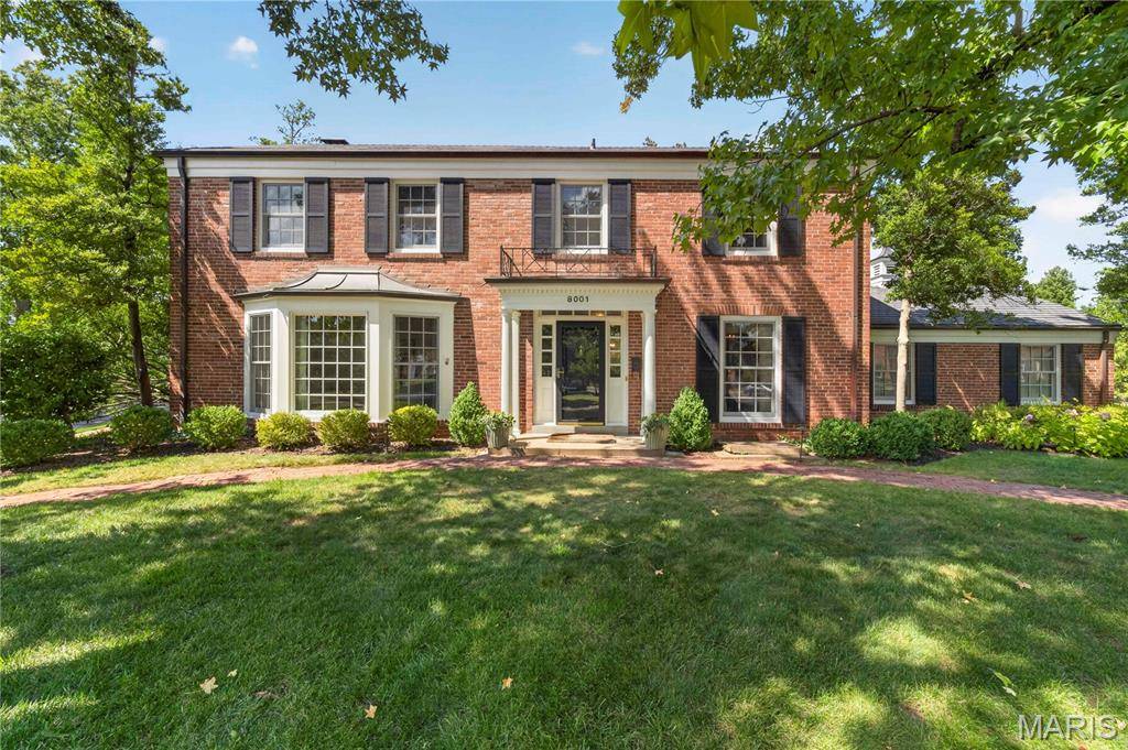 8001 Watkins DR, Clayton, MO 63105