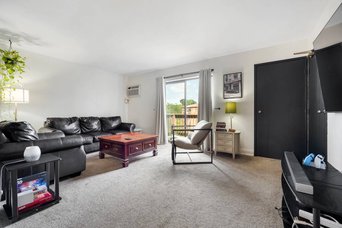 1110 Cedar ST #3B, Glendale Heights, IL 60139