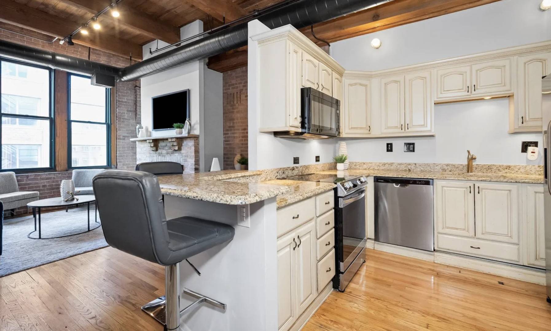 331 S Peoria ST #403, Chicago, IL 60607