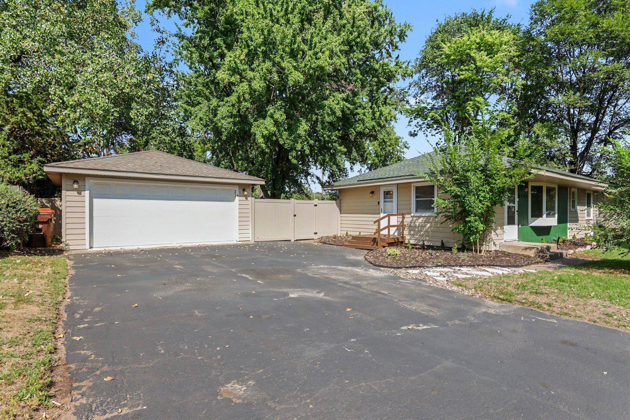 6550 81st ST S, Cottage Grove, MN 55016