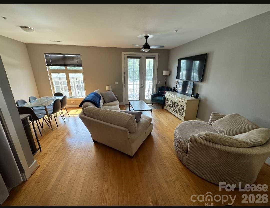 1101 W 1st ST, Charlotte, NC 28202